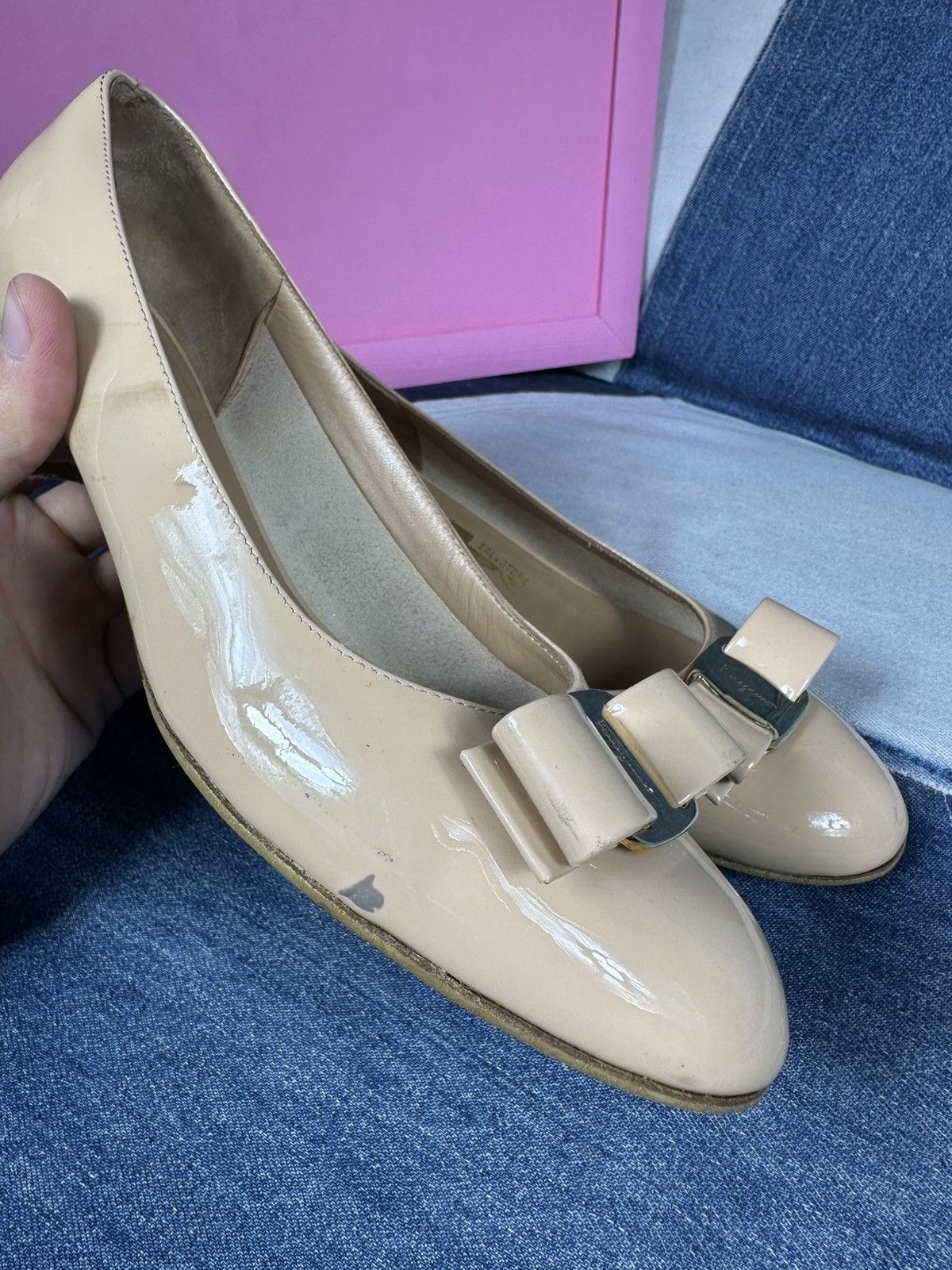 Salvatore Ferragamo Salvatore Ferragamo Vara Pump Heel Bow Beige Patent Leather Size US 6.5 / IT 36.5 - 13 Thumbnail