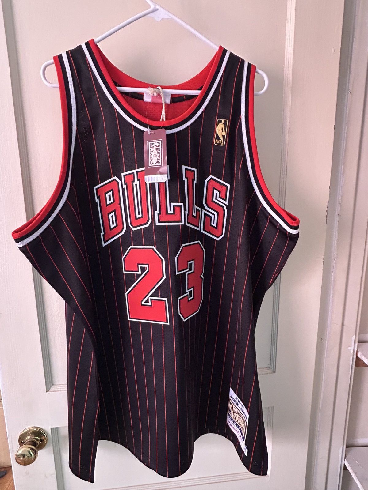 Mitchell & Ness × NBA × Vintage Authentic Michael Jordan Chicago Bulls Jersey Size US XXL / EU 58 / 5 - 1 Thumbnail