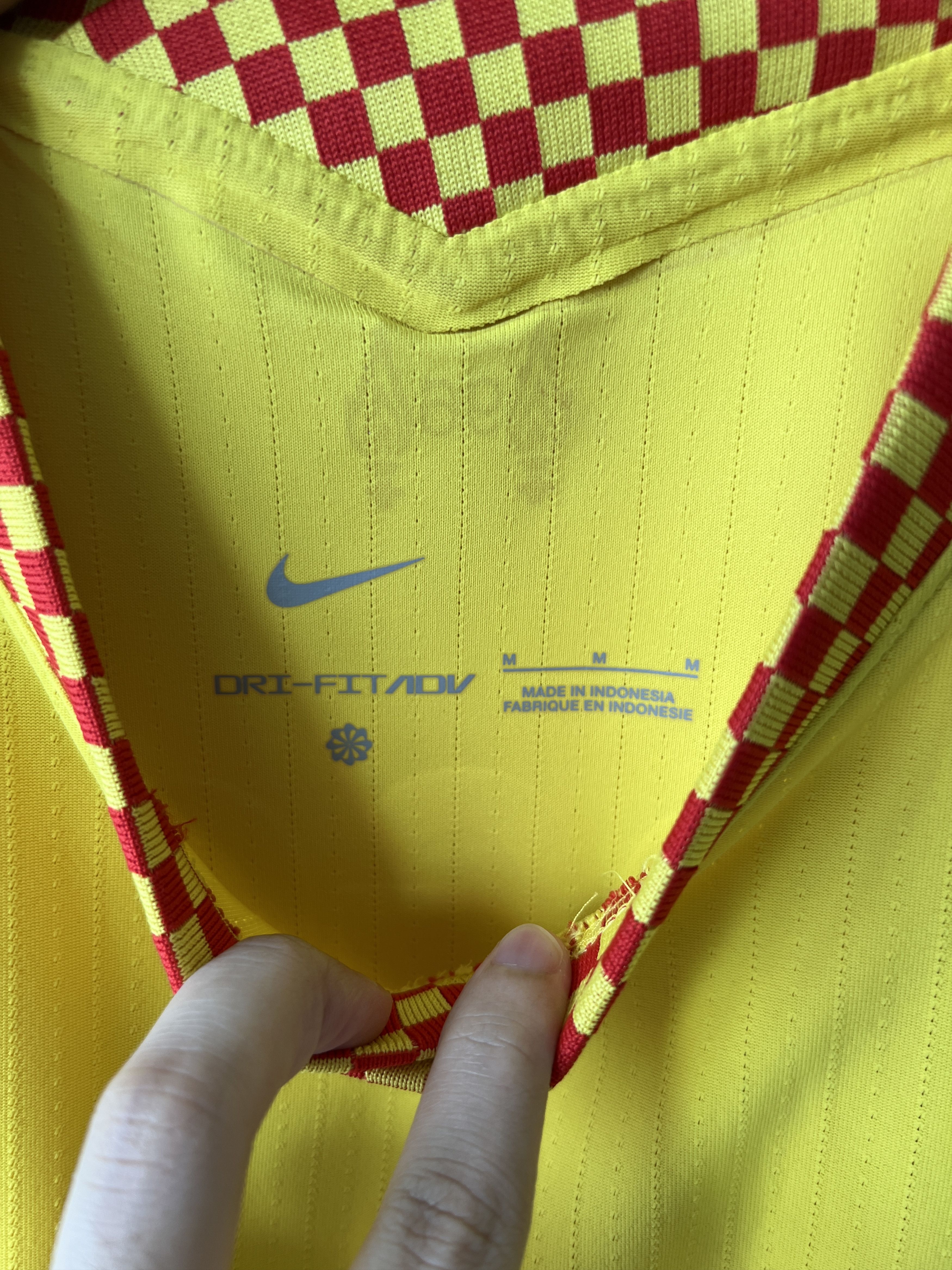 Nike (M) Liverpool 2021-22 Third Kit Player Issue Diogo Jota #20 Size US M / EU 48-50 / 2 - 3 Thumbnail