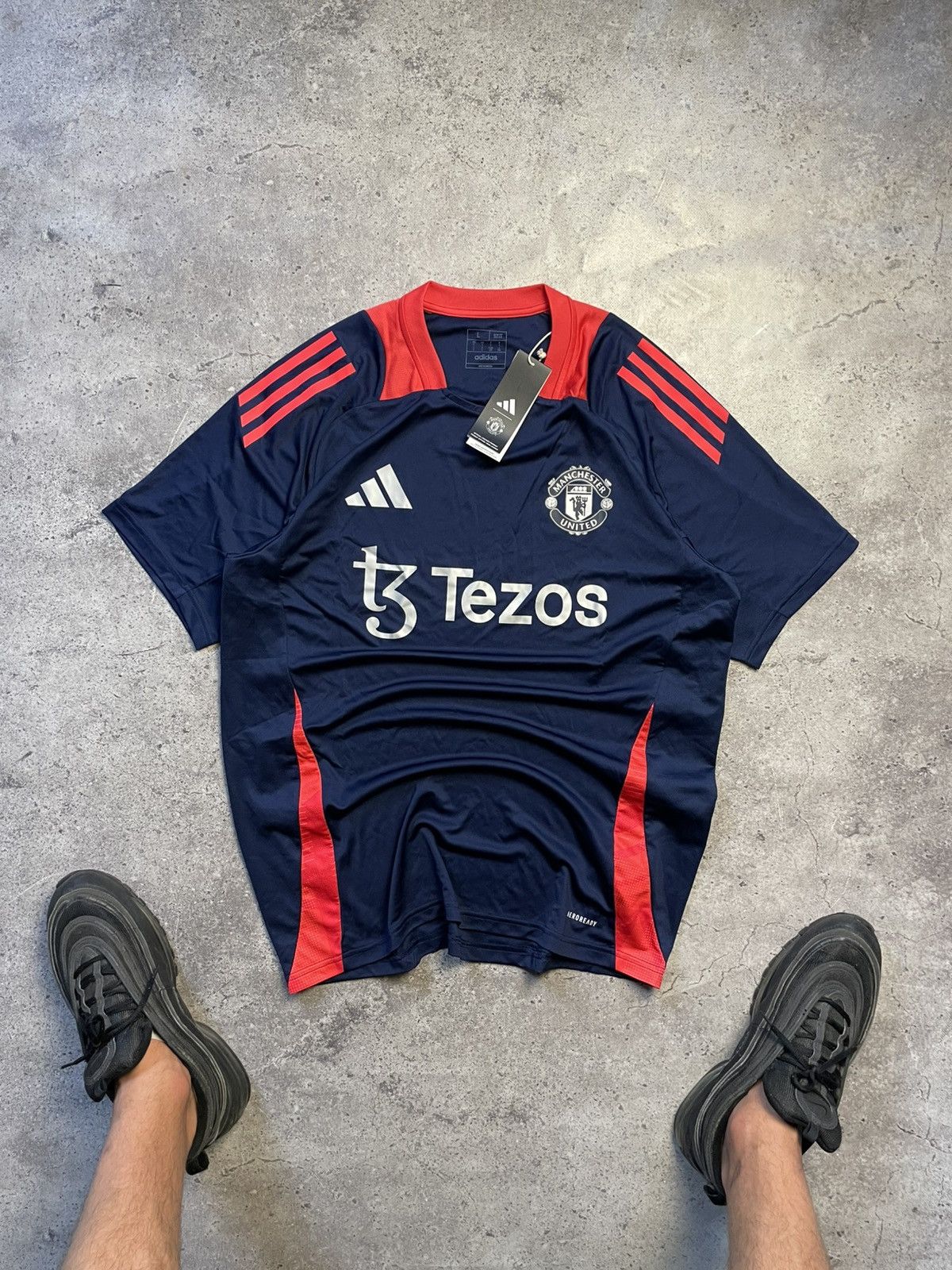 Adidas Adidas Manchester United 2024 Away Kit Soccer Jersey Size US L / EU 52-54 / 3 - 1 Thumbnail