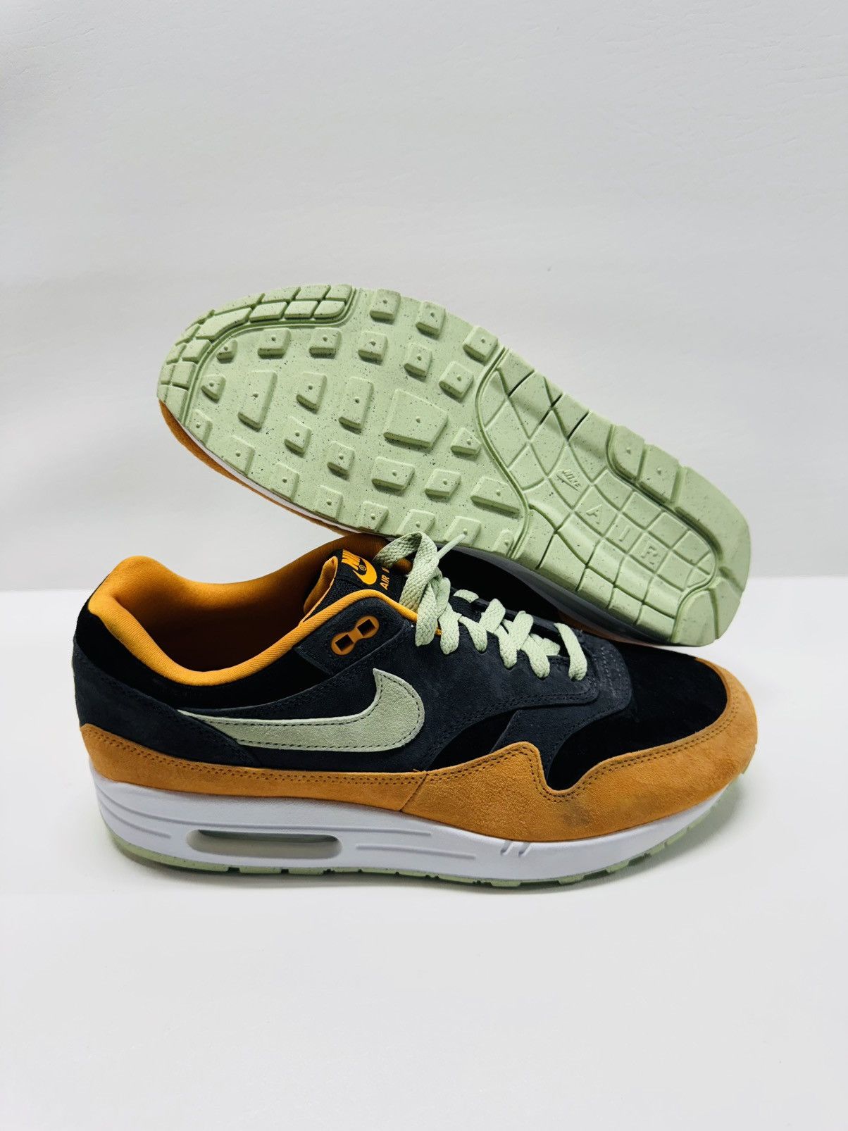 Nike Nike Air Max 1 Premium 'Ugly Duckling' Size US 9.5 / EU 42-43 - 1 Thumbnail