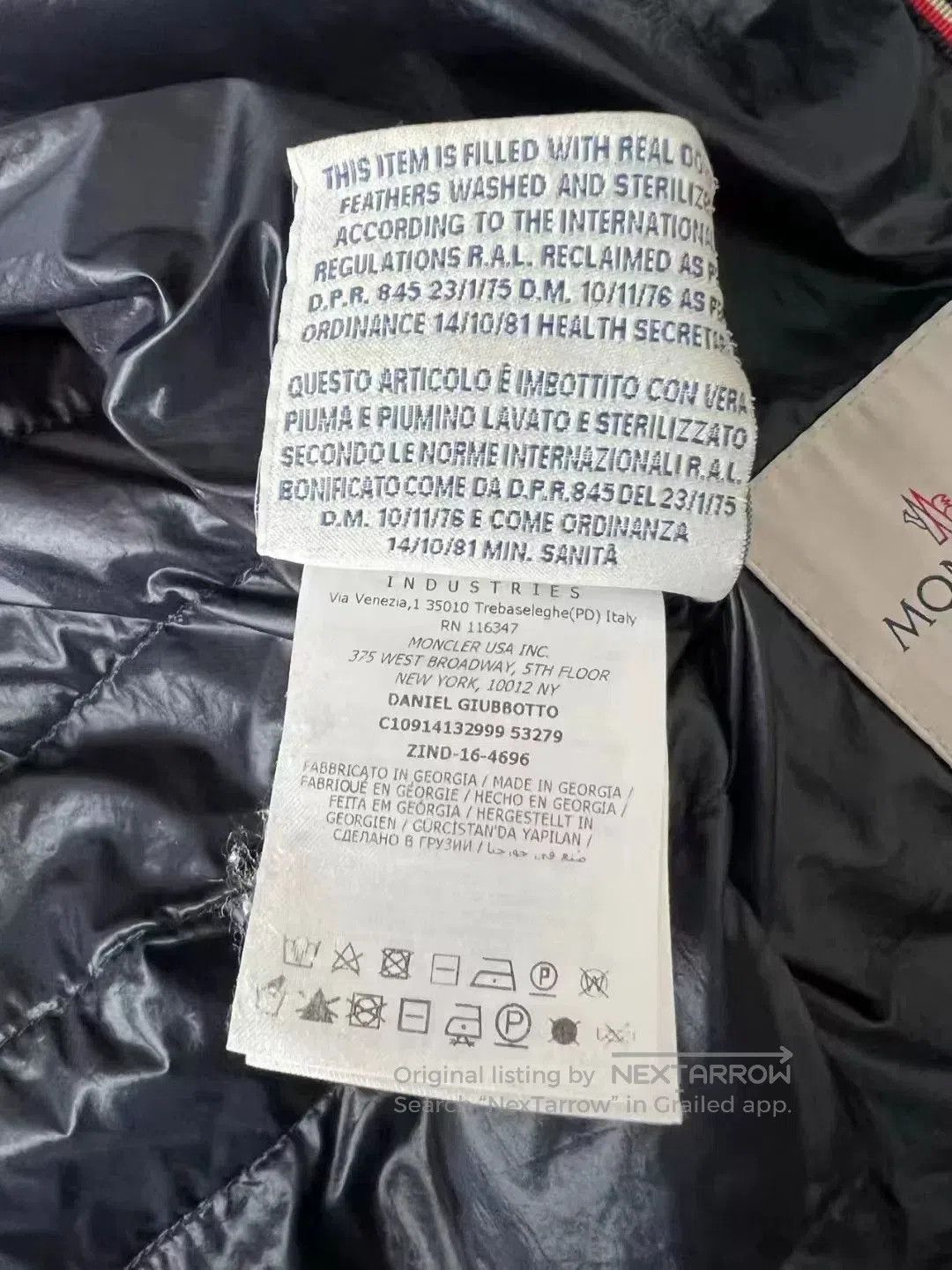 Moncler lightweight moncler down jacket in dark color. Size US XS / EU 42 / 0 - 6 Thumbnail