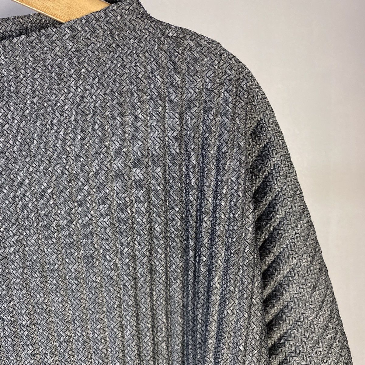 Pleats Please Issey Miyake Pleats Please - Issey Miyake - Top Size S / US 4 / IT 40 - 2 Thumbnail