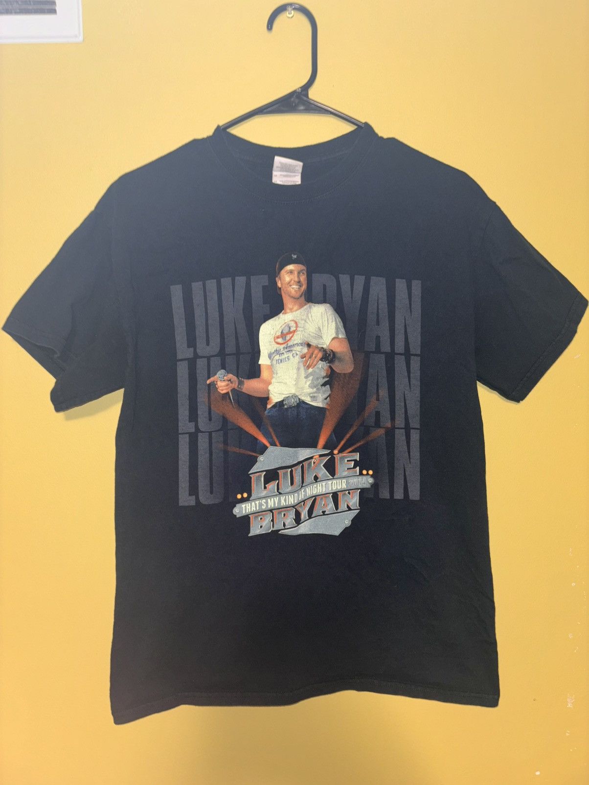 Gildan 2014 LUKE BRYAN Concert Tour Adult (M) T-Shirt Size US M / EU 48-50 / 2 - 1 Thumbnail
