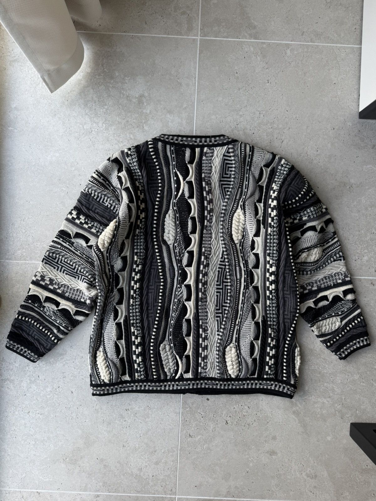 Vintage Vintage Emaroo Navajo Tribal Sweatshirt Pullover L Size Size US M / EU 48-50 / 2 - 2 Thumbnail