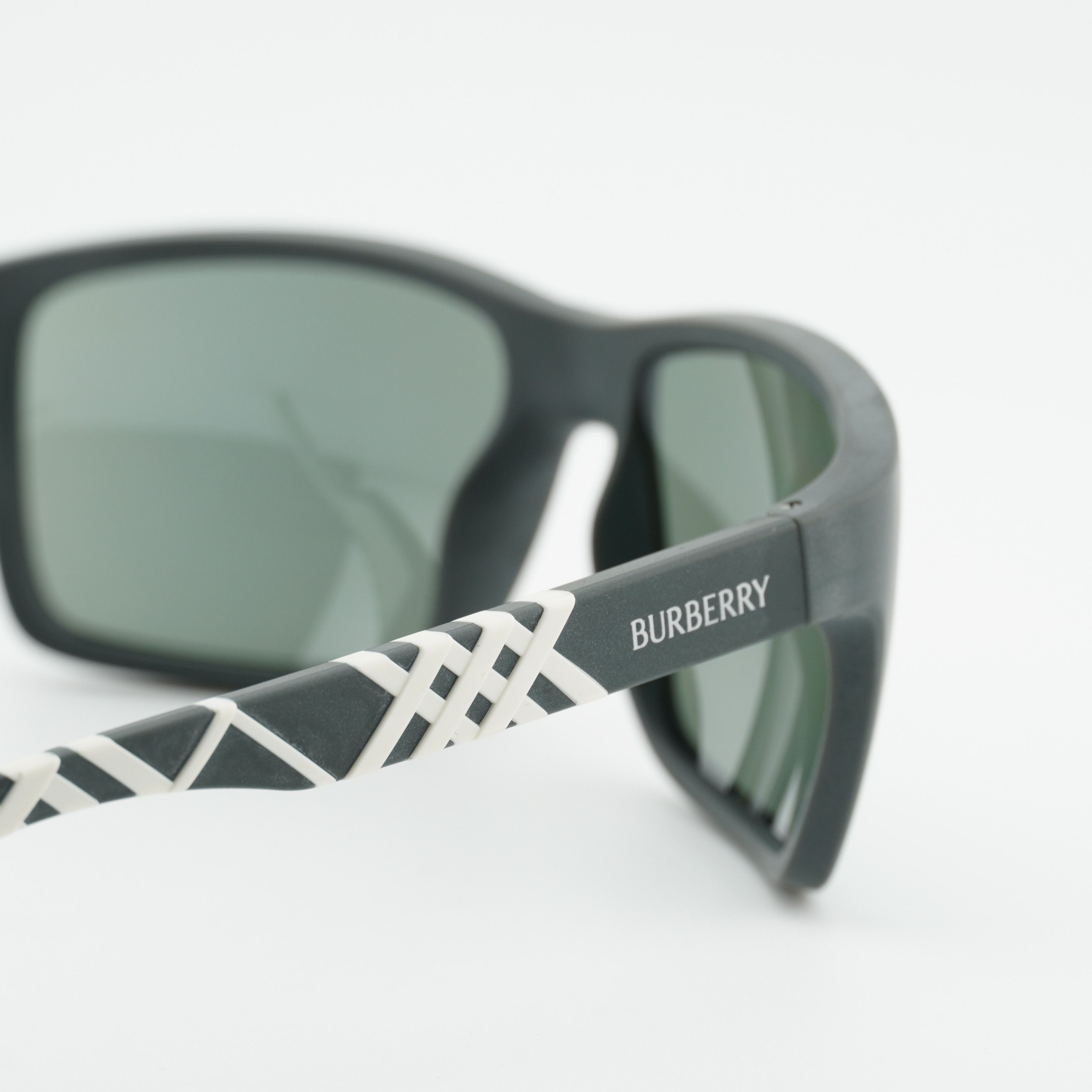 Burberry Burberry BE4483 42326R Sunglasses Green/White Rectangle Fram Size ONE SIZE - 8 Thumbnail
