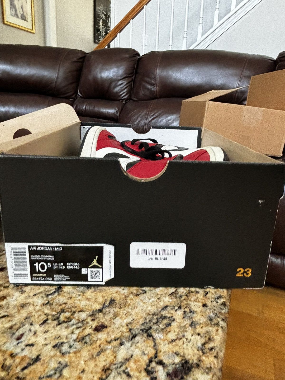 Jordan Brand Jordan 1 Mid Chicago Mid Toe Size US 10 / EU 43 - 3 Thumbnail