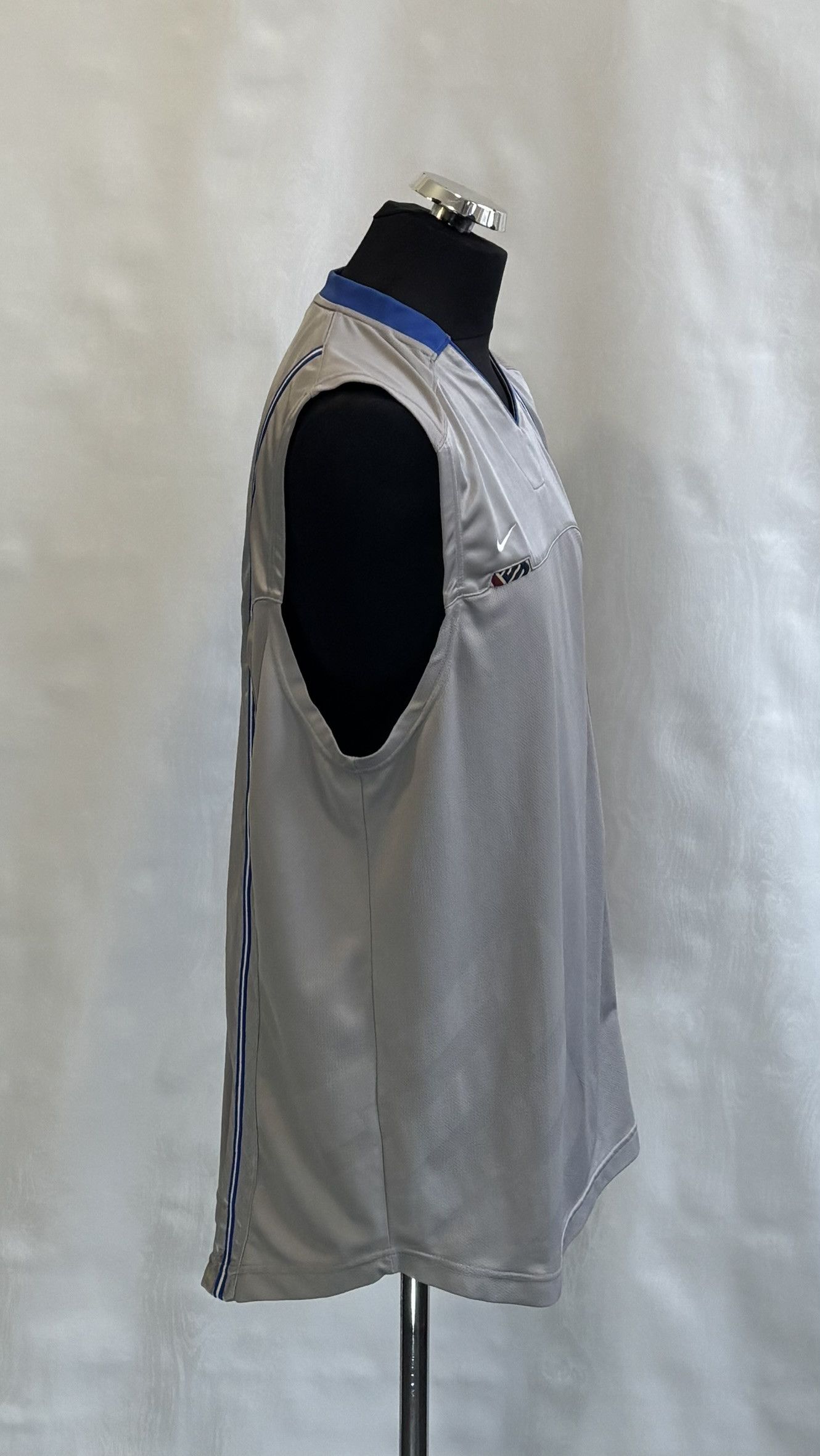 Nike Lebron James Nike Basketball Jersey Size L Size US L / EU 52-54 / 3 - 4 Thumbnail