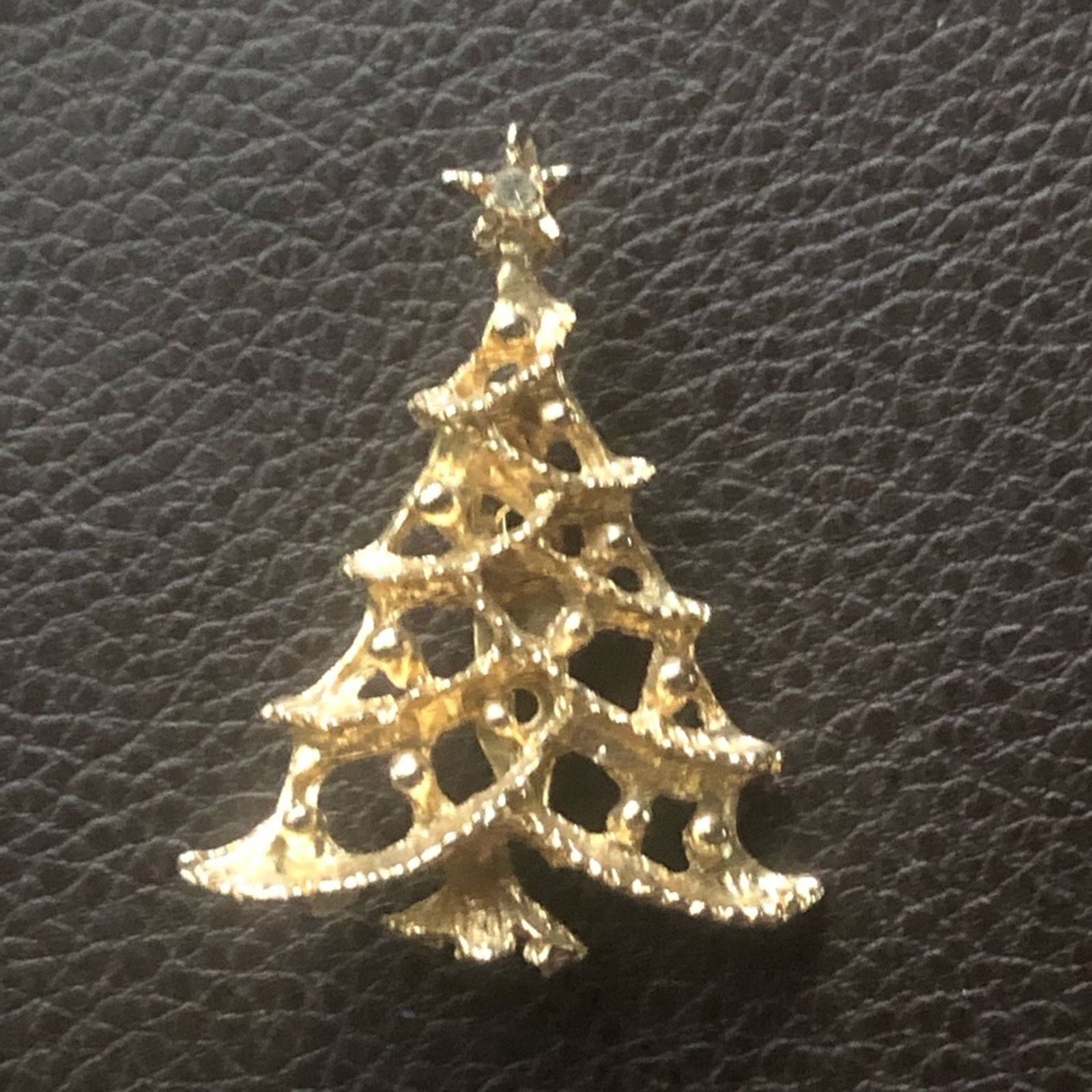 Vintage Vintage Holiday Christmas tree gold plated brooch pin Size ONE SIZE - 1 Thumbnail