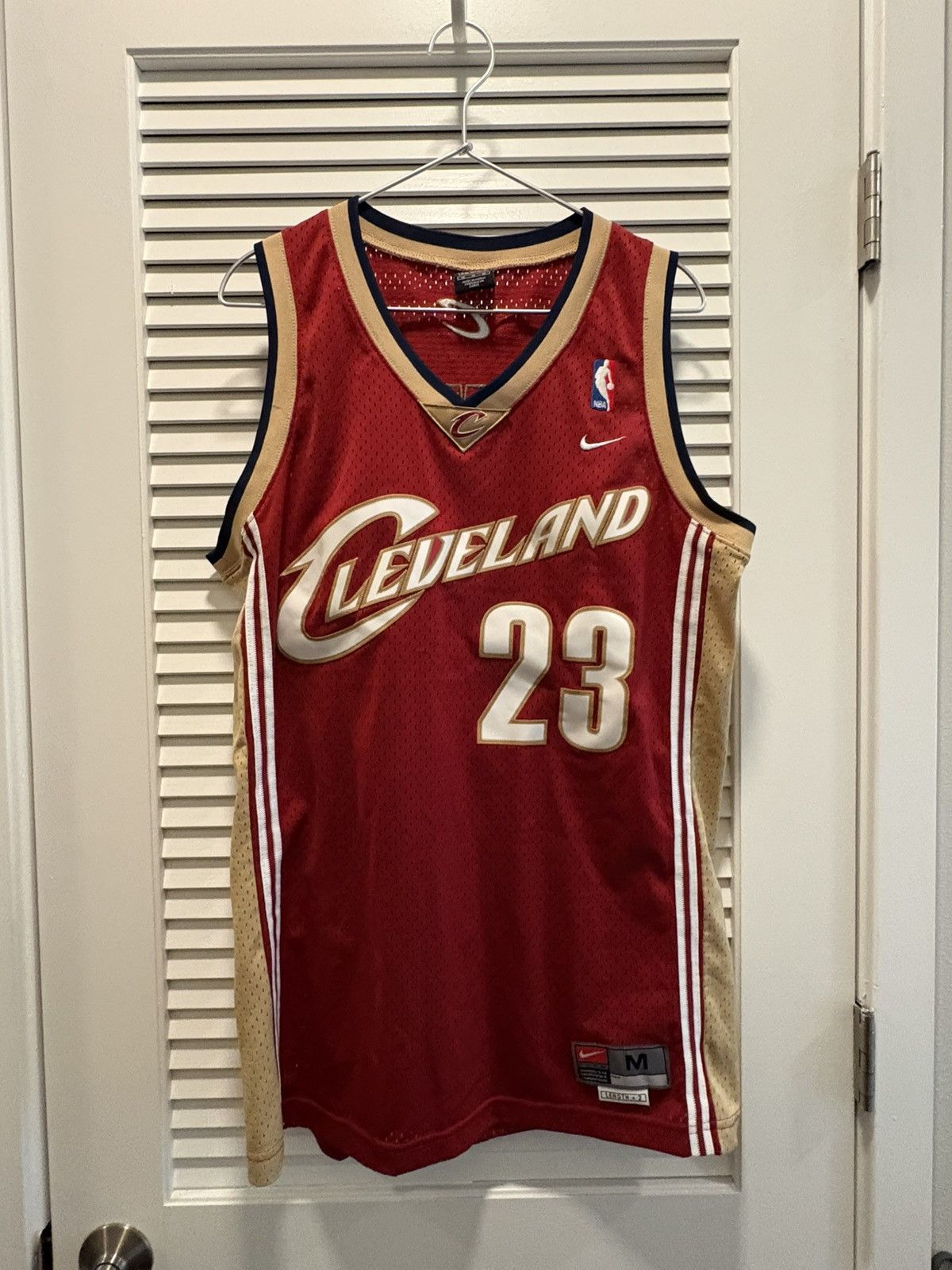 Nike Nike Lebron James Cleveland 23 Away Jersey Medium M 44 Size US M / EU 48-50 / 2 - 1 Thumbnail