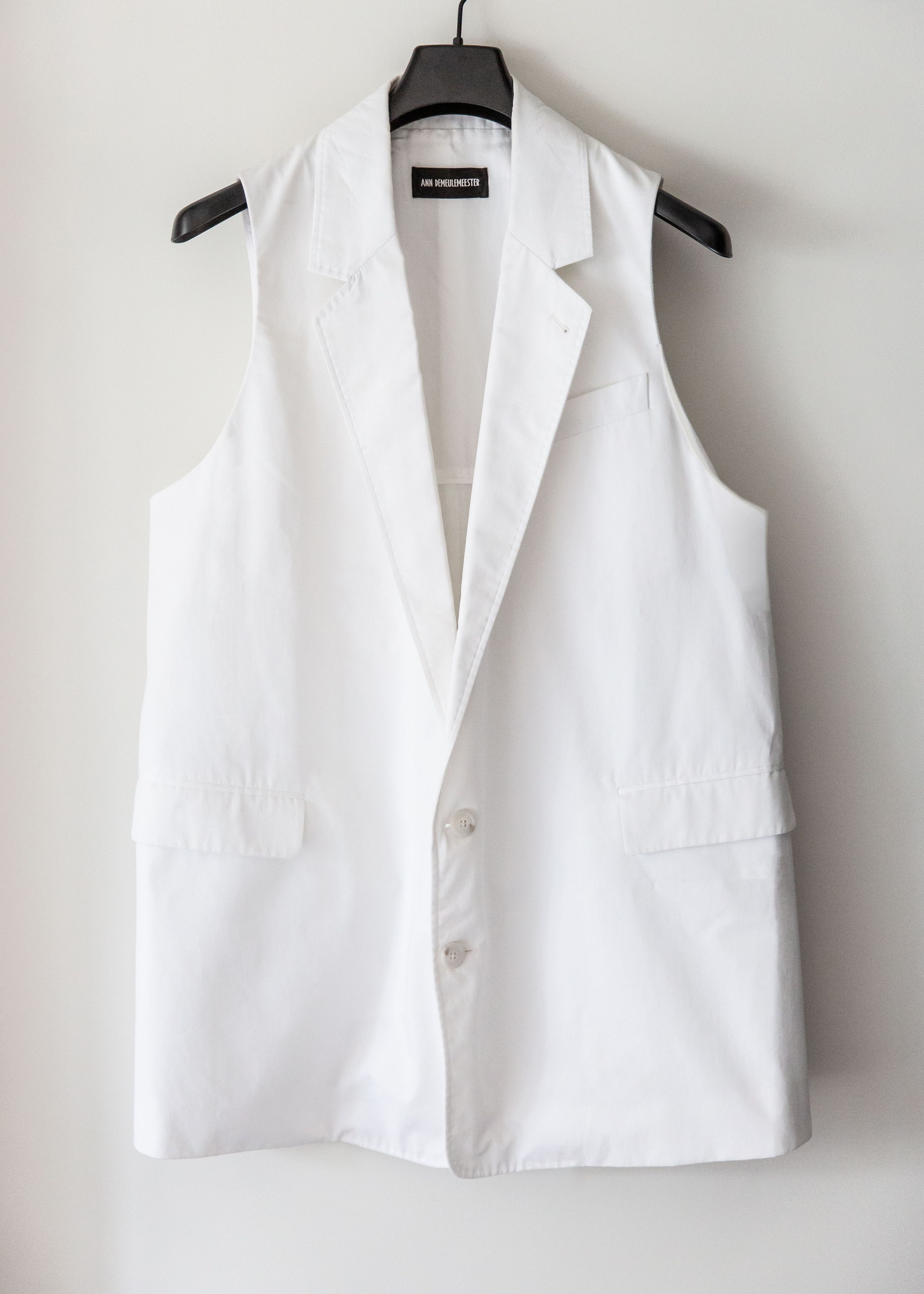 image of Ann Demeulemeester S/s22 Amandus Sleeveless Blazer in White, Men's (Size Small)