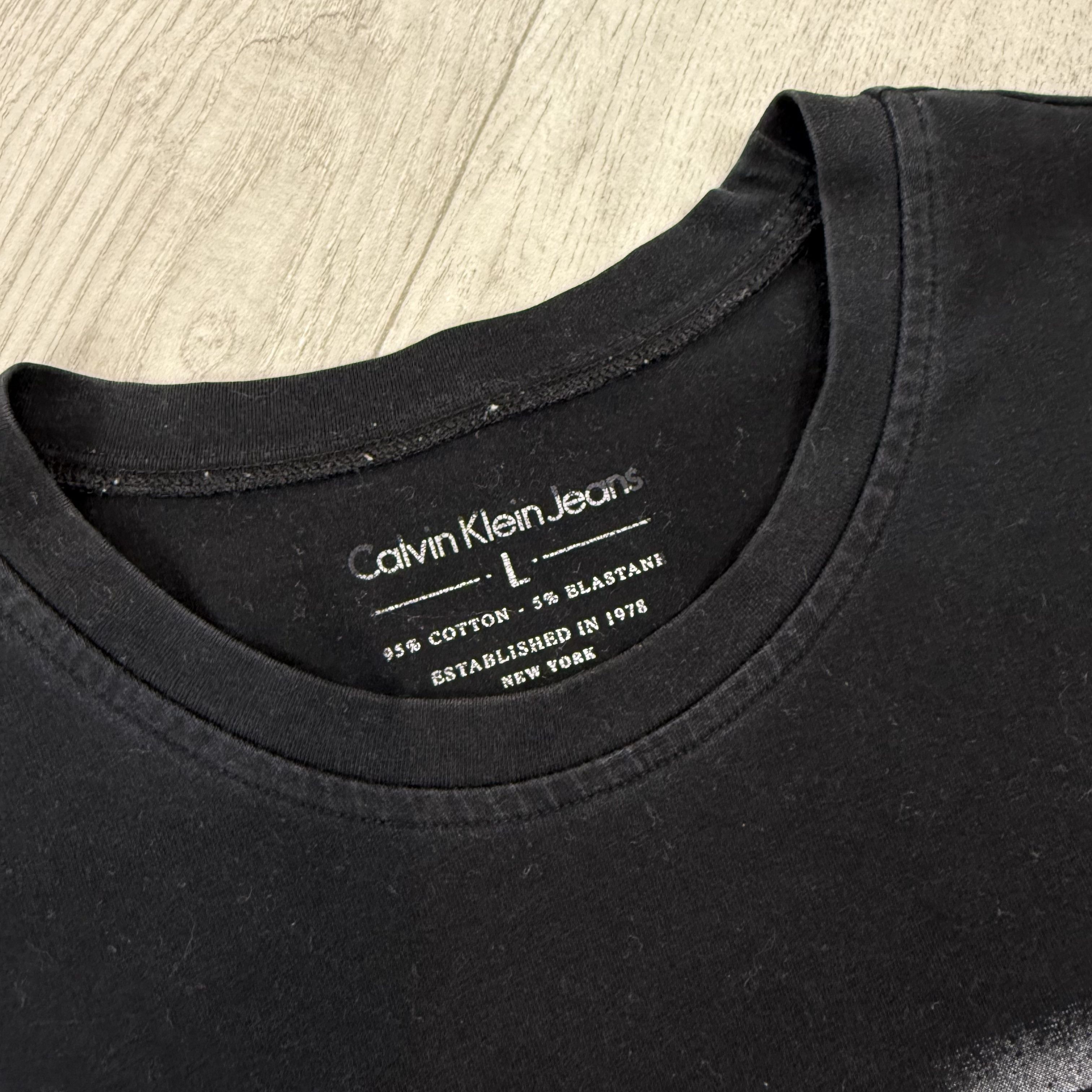 Calvin Klein Vintage Calvin Klein Jeans Y2K Graphic Long Sleeve Tee Shirt Size US L / EU 52-54 / 3 - 8 Thumbnail