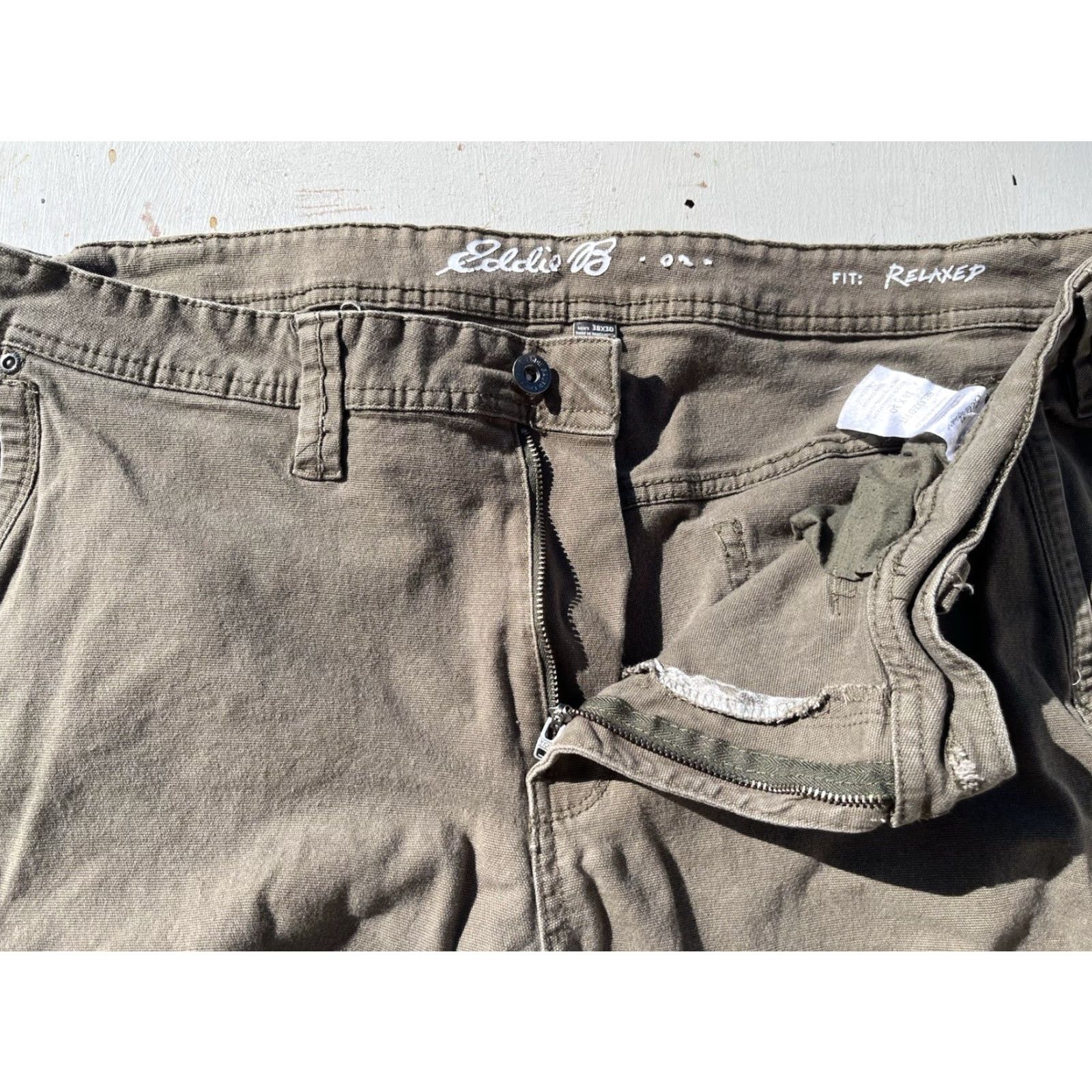 Eddie Bauer Eddie Bauer Pants Green Solid 38x30 Workwear Double Knee Modern Grunge Slimming 5-Pocket Mens Regular Denim Cotton Spandex Straight Inseam 30 Size US 38 / EU 54 - 3 Thumbnail