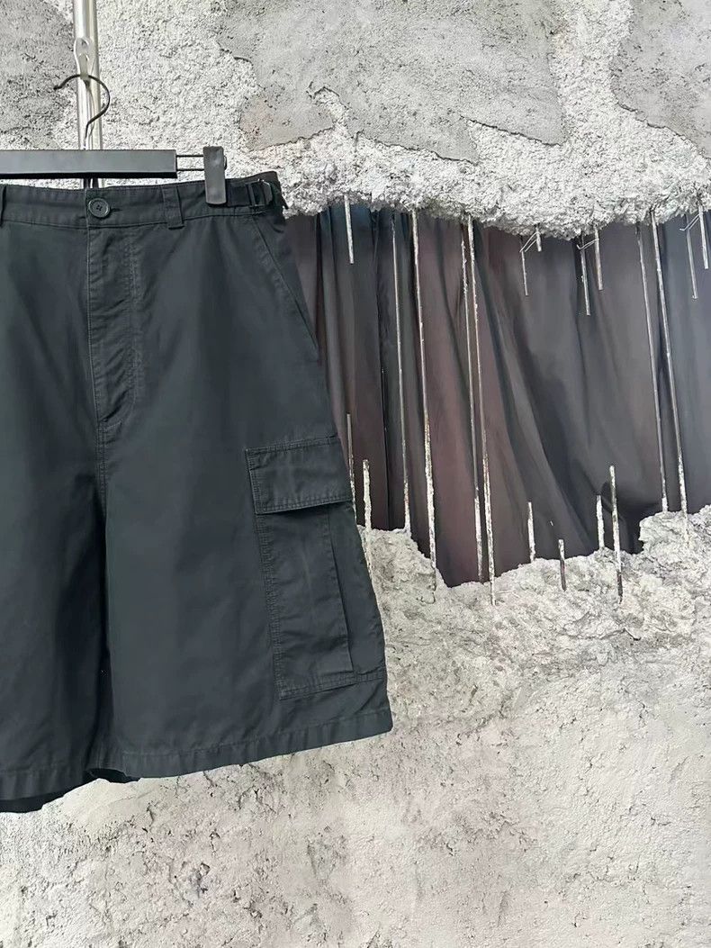 Balenciaga Balenciaga size XS Cargo shorts Size US 27 - 4 Thumbnail