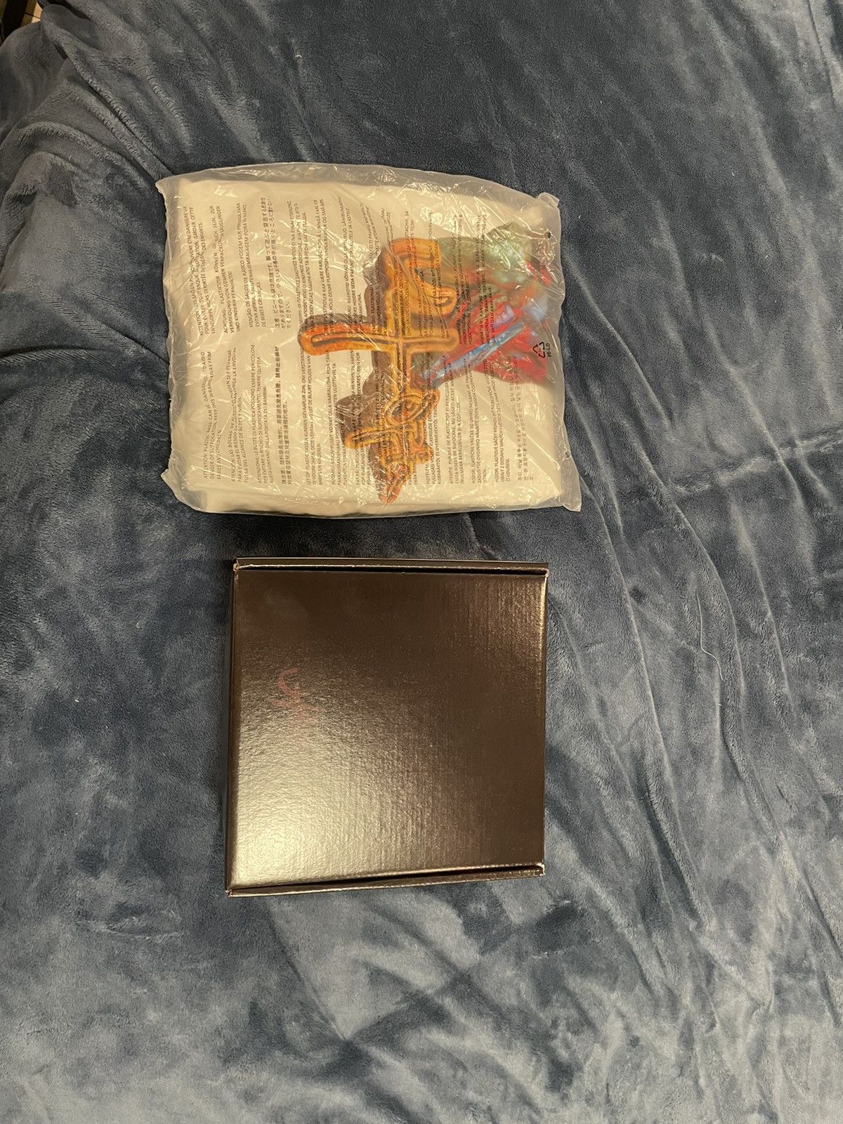 Travis Scott Travis Scott Utopia B1 CD+Tee merch bundle size Large Size US L / EU 52-54 / 3 - 4 Thumbnail