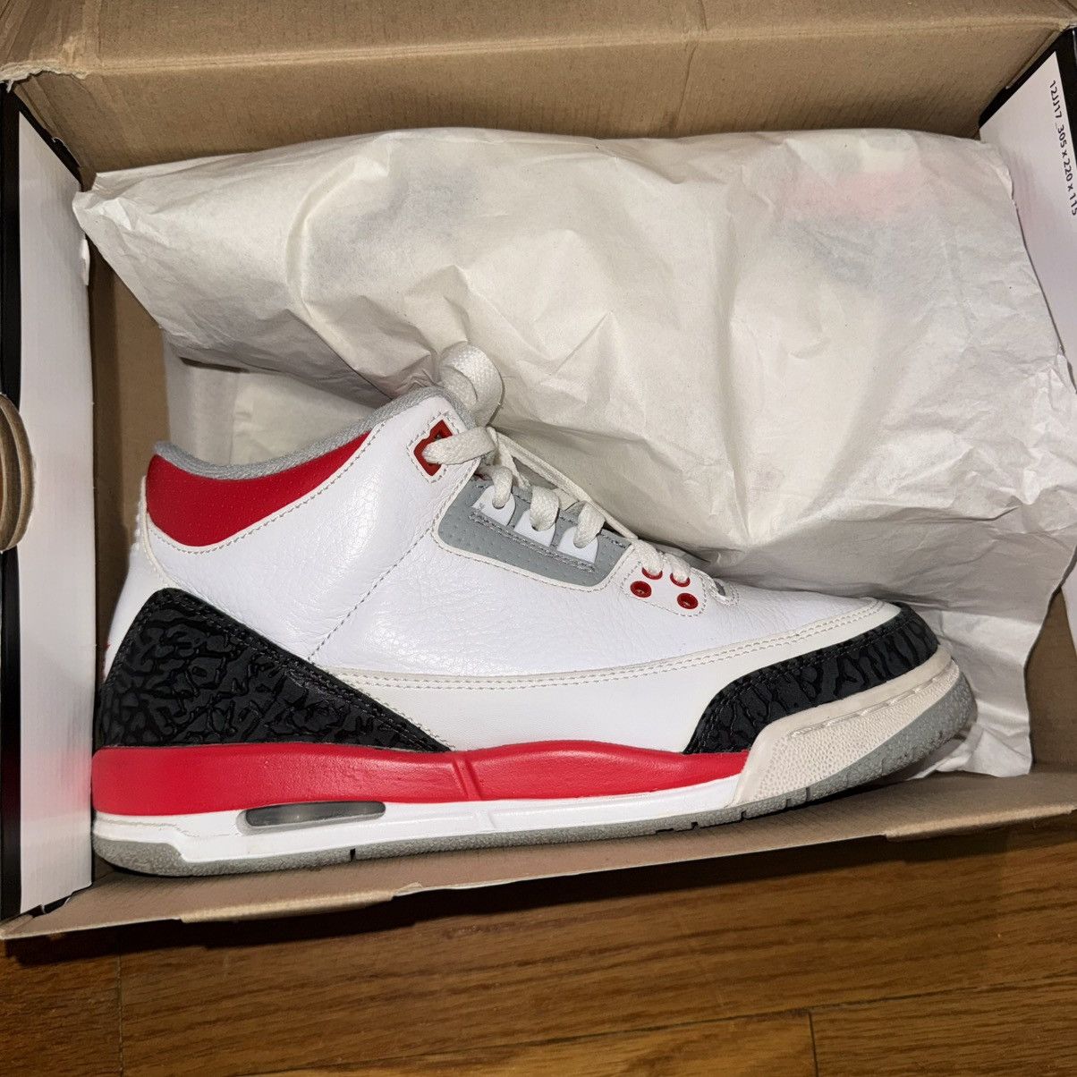 Jordan Brand Jordan 3 Retro Fire Red (2013) Size US 7 / EU 40 - 1 Thumbnail