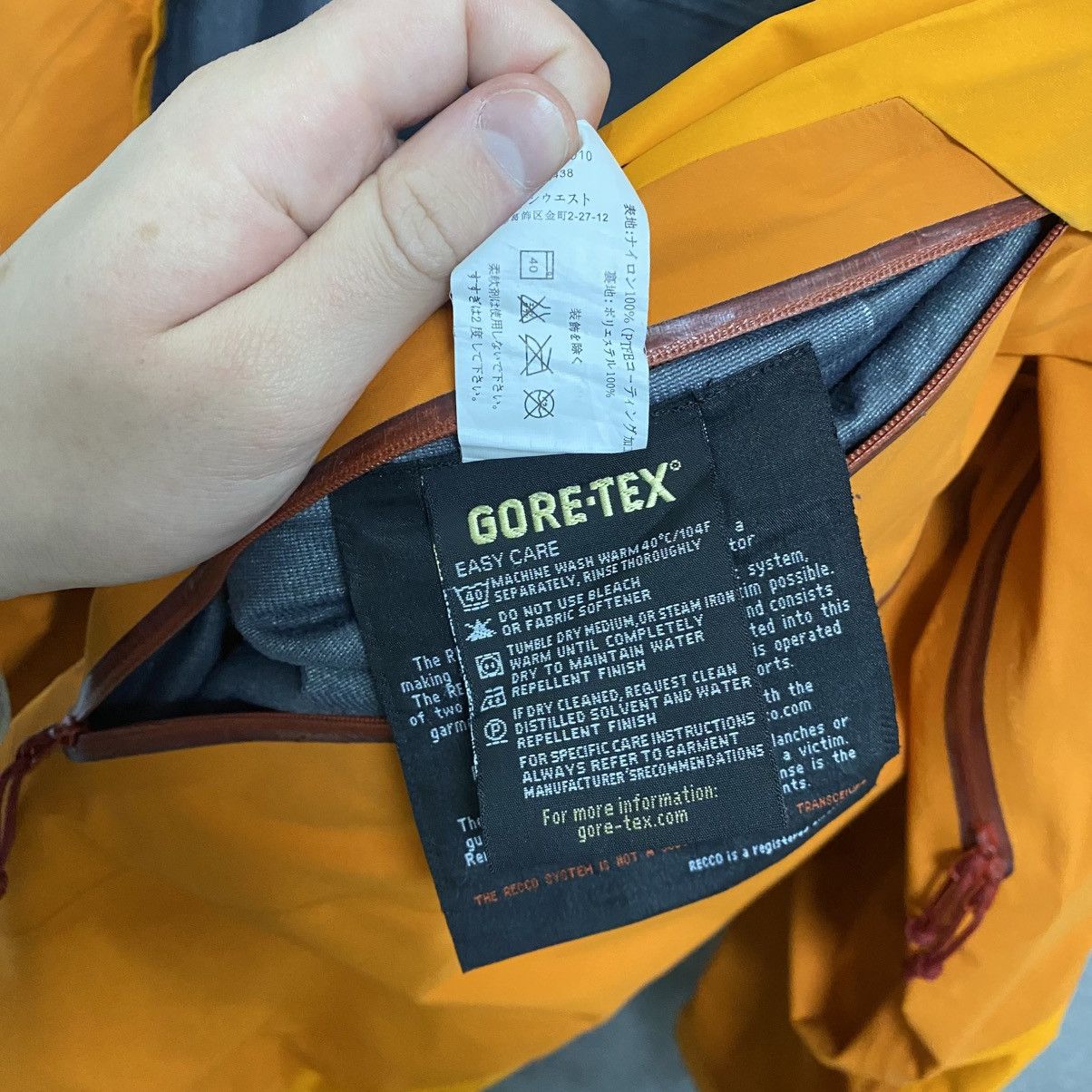 Arc'teryx Men's Arcteryx Beta Gore-Tex Jacket Recco Gorpcore Size US L / EU 52-54 / 3 - 22 Thumbnail