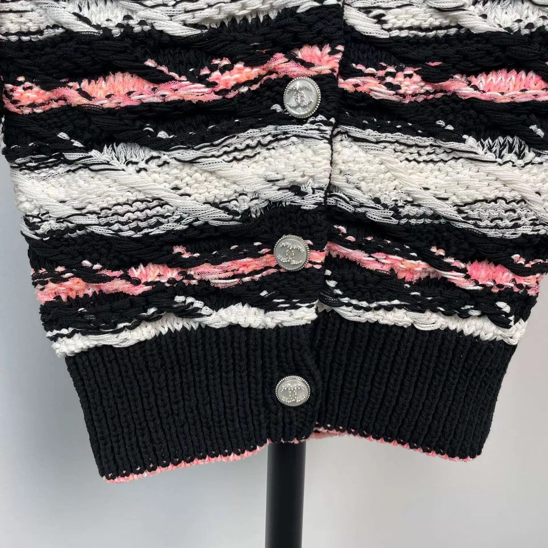 Chanel Chanel knit cardigan black pink colorblock 34 Size XS / US 0-2 / IT 36-38 - 5 Thumbnail