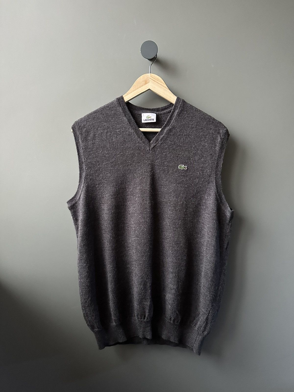 Lacoste Lacoste V-Neck Sweater Vest Size 5 Size US XL / EU 56 / 4 - 1 Thumbnail