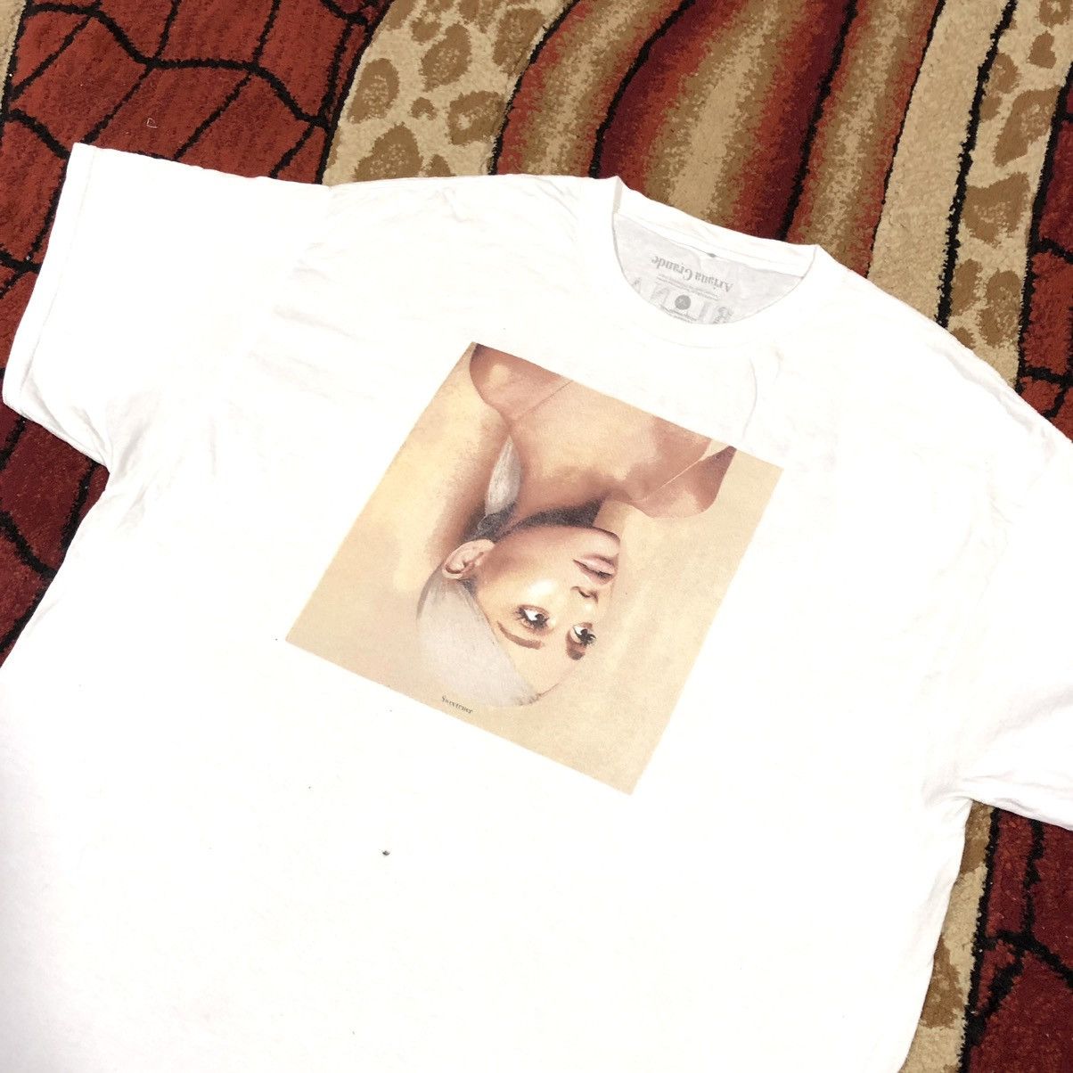 Band Tees Vintage 2018 Ariana Grande Tour T Shirt Size US XL / EU 56 / 4 - 1 Thumbnail