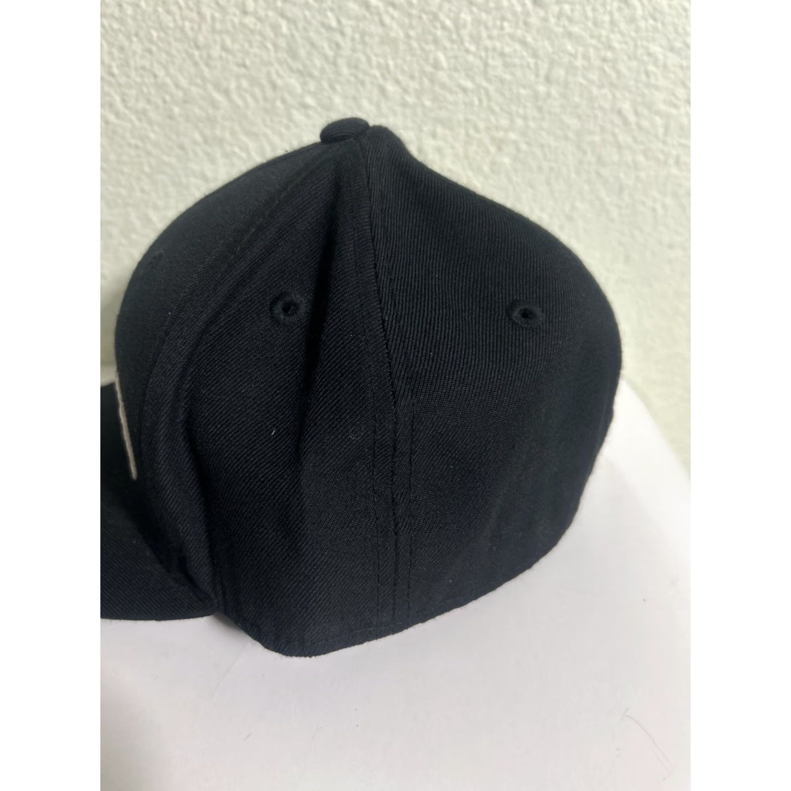 Lids Lids Baseball Hat 7 1/2 Fitted Sacramento Old English Black White Men Hat Size ONE SIZE - 7 Thumbnail