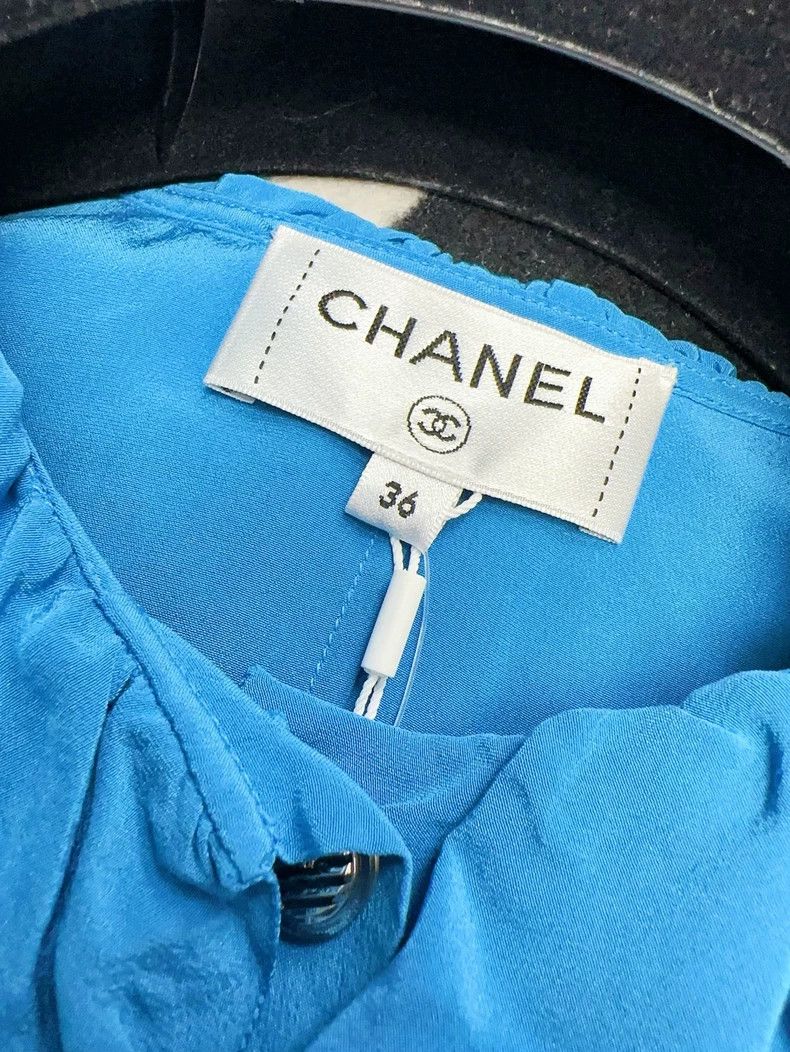Chanel Chanel Blue ruffled off-the-shoulder silk shirt Size XS / US 0-2 / IT 36-38 - 5 Thumbnail