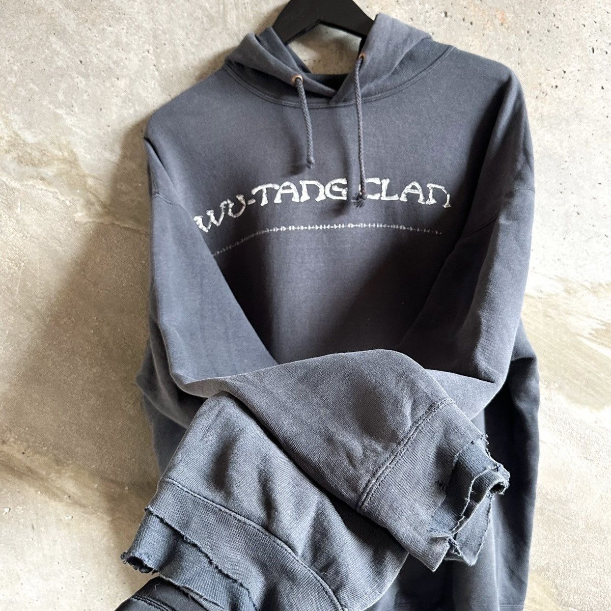 Wu-Tang Clan 2000’s Vintage THRASHED WU TANG CLAN Hoodie Size US XL / EU 56 / 4 - 2 Thumbnail