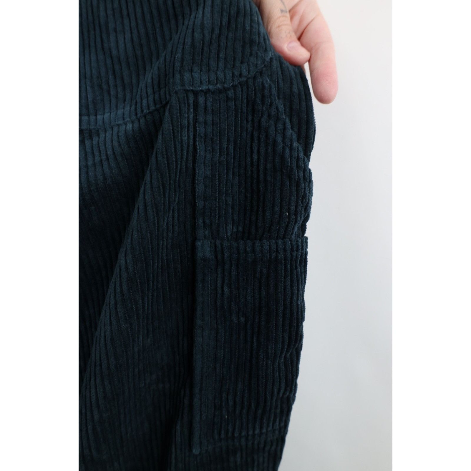 Vintage Vintage 90s Looney Tunes Faded Corduroy Overalls Size 32" / US 10 / IT 46 - 16 Thumbnail