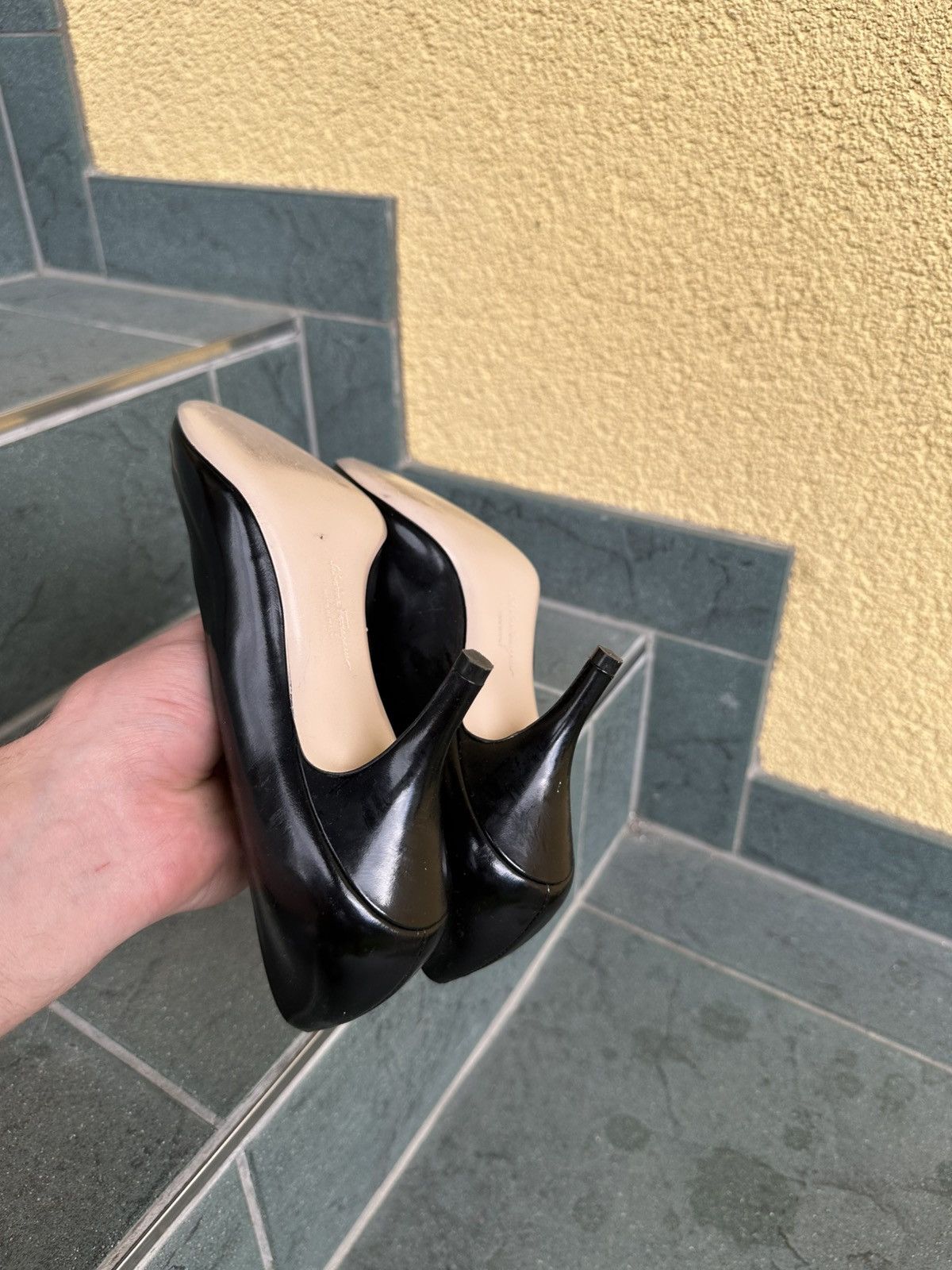 Salvatore Ferragamo Salvatore Ferragamo Heels Pumps Black Leather 5.5 size 36 Size US 5.5 / IT 35.5 - 11 Thumbnail