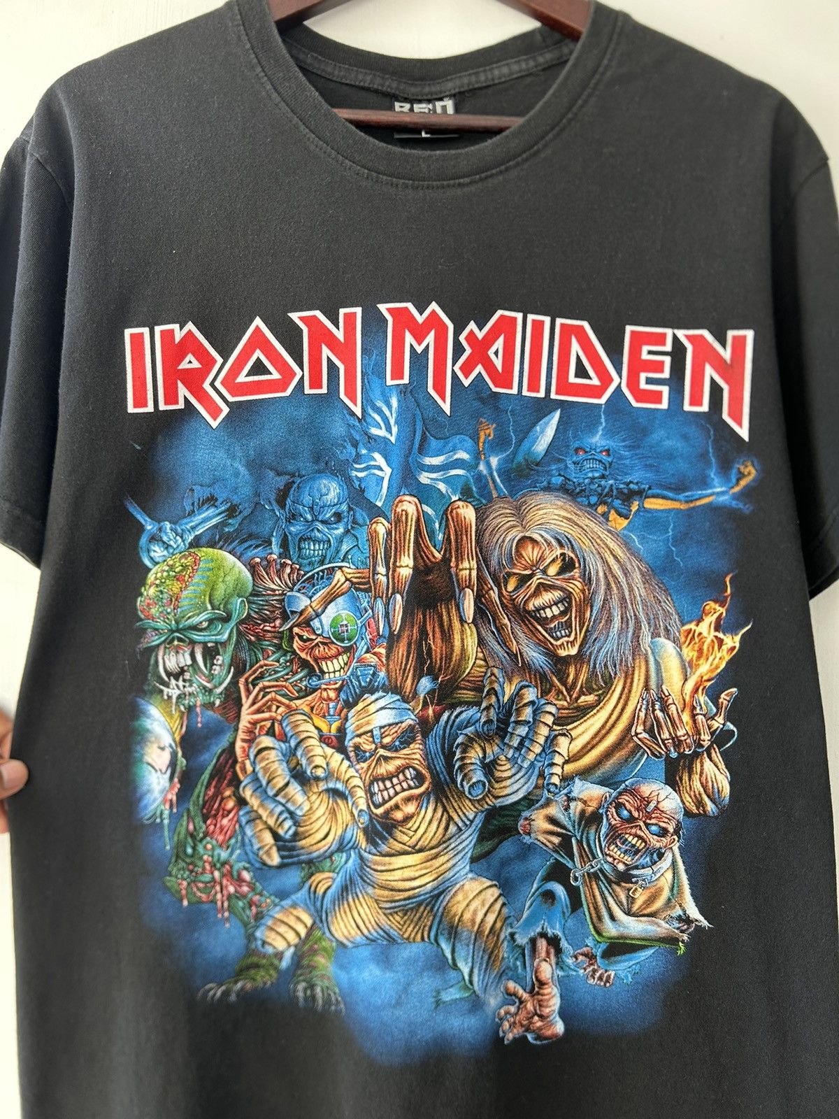 Band Tees Vintage 2000s Iron Maiden Zombie Bootleg Tee Size US L / EU 52-54 / 3 - 1 Thumbnail