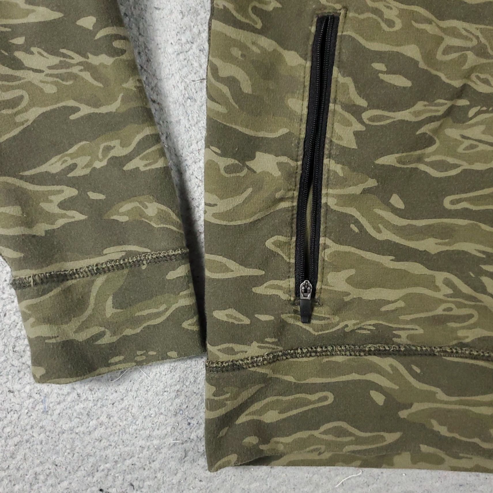 Abercrombie & Fitch Abercrombie & Fitch Camouflage Hoodie Full Zip Men’s XS Beige Cotton Blend Fleece Size US XS / EU 42 / 0 - 3 Thumbnail
