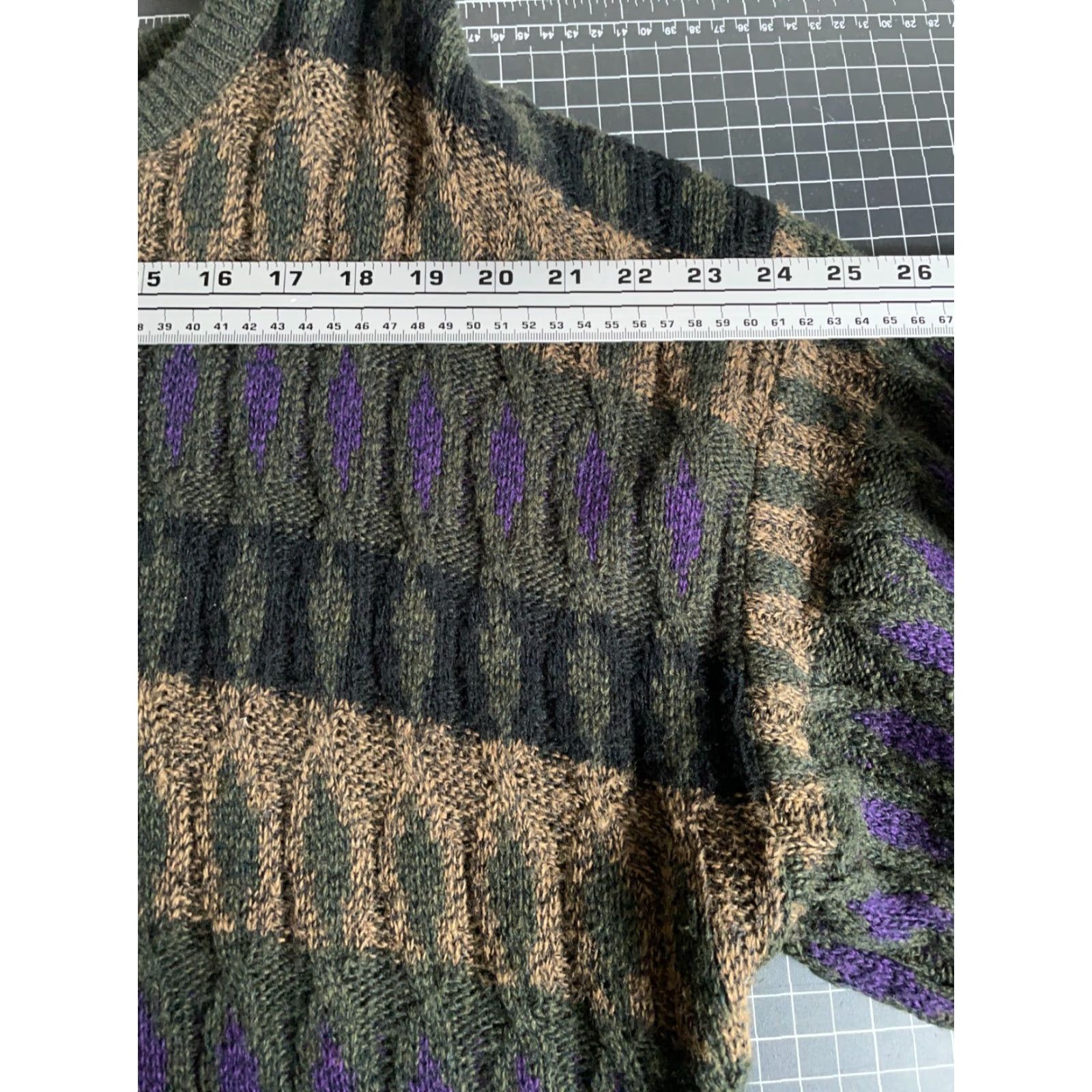Jantzen VINTAGE Jantzen Sweater Mens XL Beige Purple Textured Knit Geometric Pattern USA Size US M / EU 48-50 / 2 - 7 Thumbnail