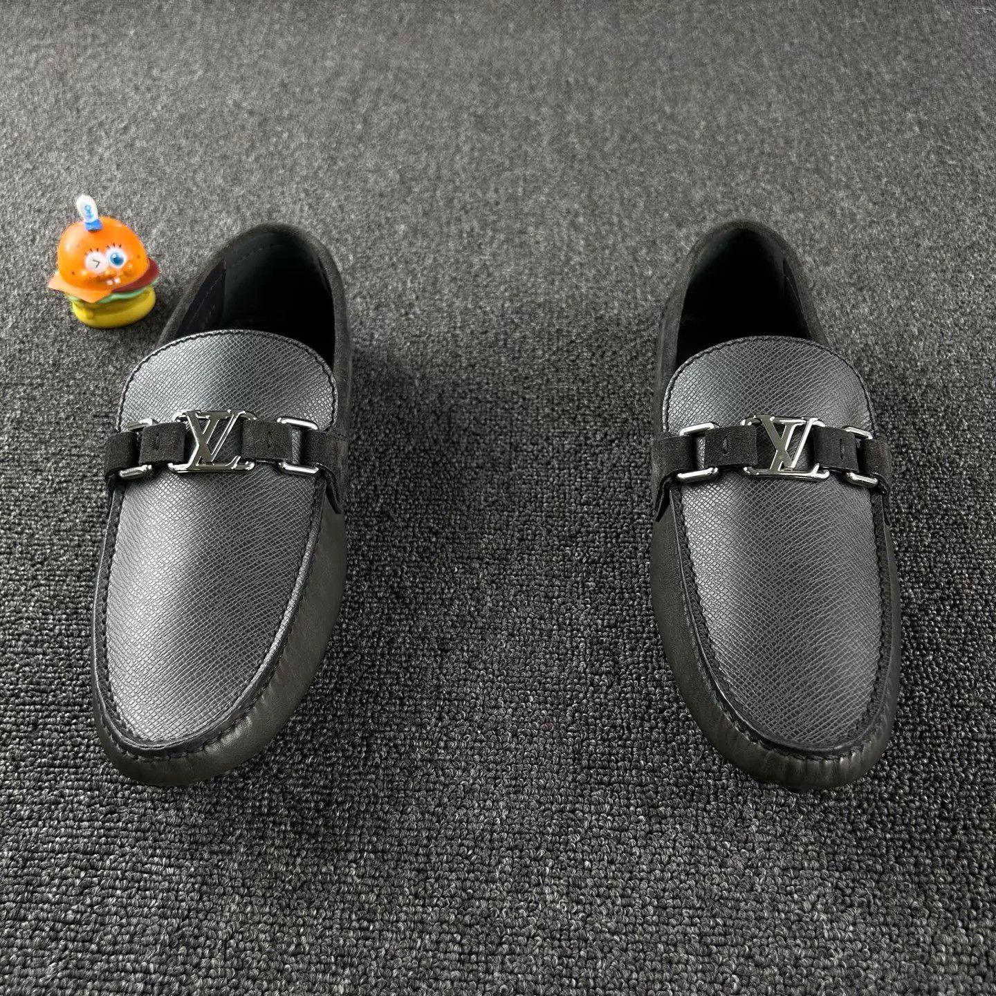 Louis Vuitton Louis Vuitton black big logo strap moccasins men's 40 Size US 7 / EU 40 - 2 Thumbnail