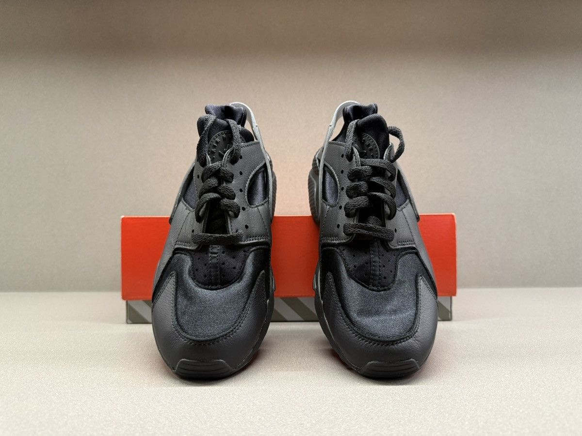 Nike Nike Air Huarache Triple Black 2021 Size US 5 / EU 37 - 4 Thumbnail