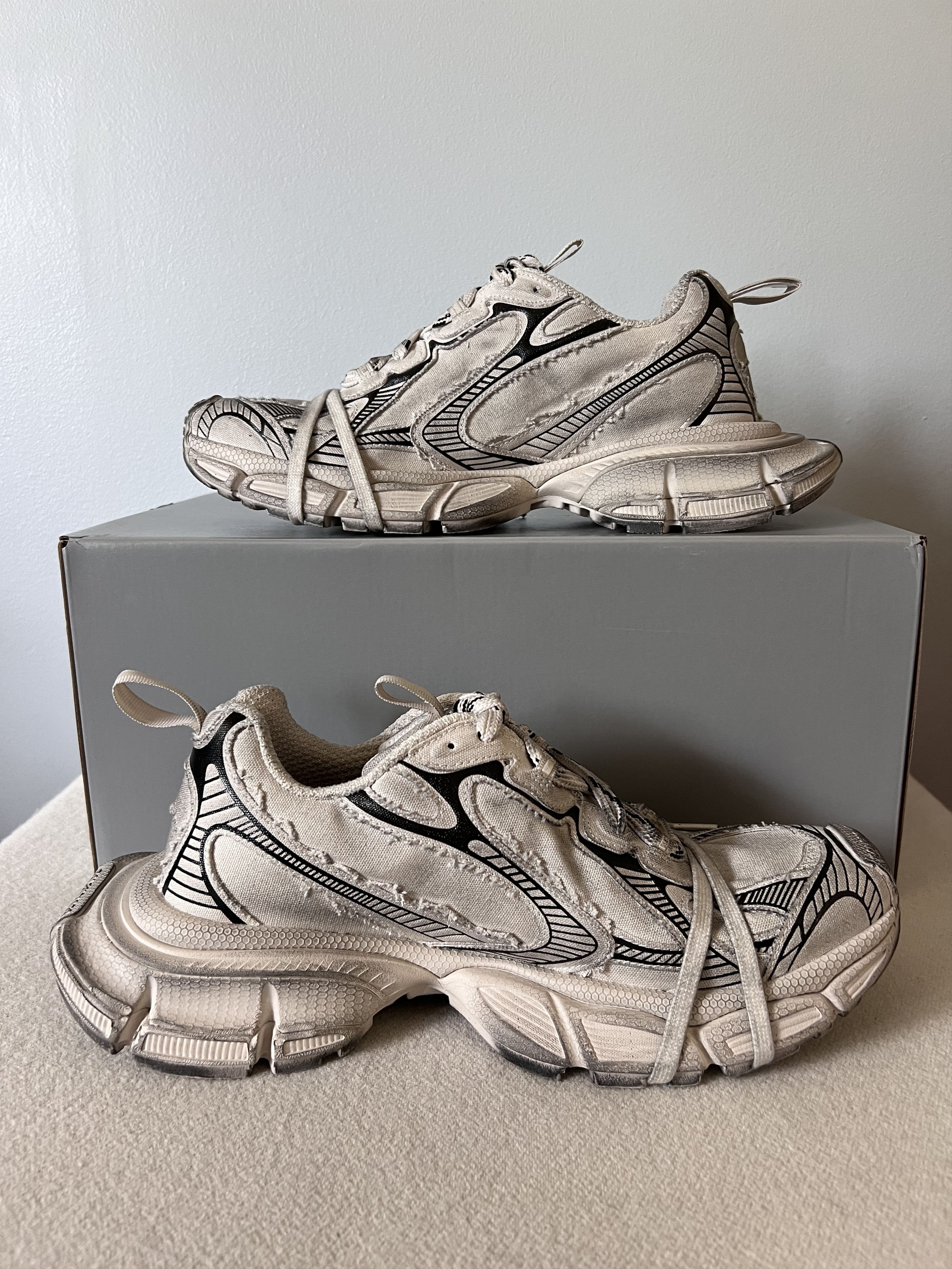 Balenciaga Balenciaga 3XL Sneakers in Beige Destroyed Canvas Size US 10 / EU 43 - 3 Thumbnail