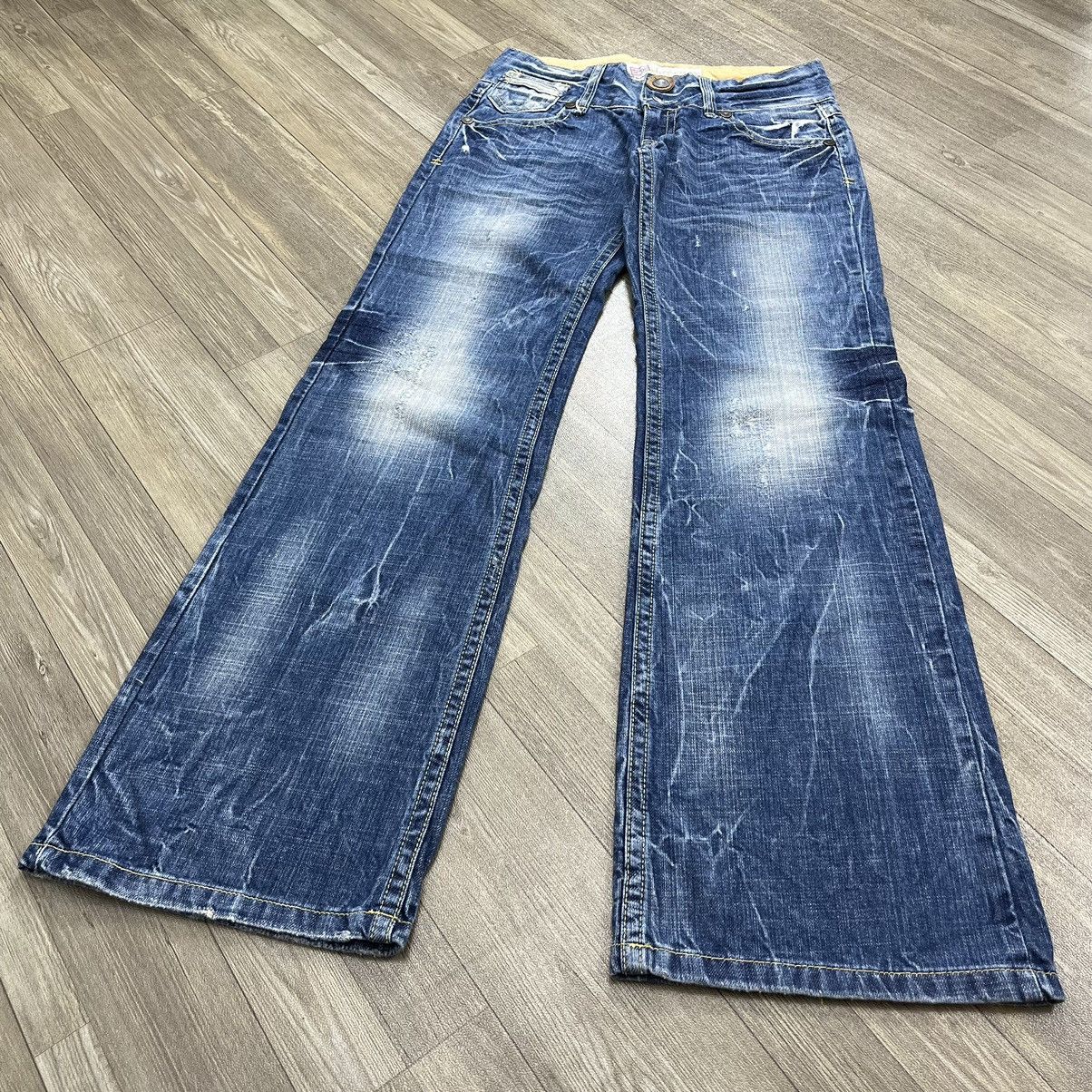 If Six Was Nine Y2K RedPepper Embrodered Distressed Lgb Faded Flared Jeans Size 28" / US 6 / IT 42 - 2 Thumbnail