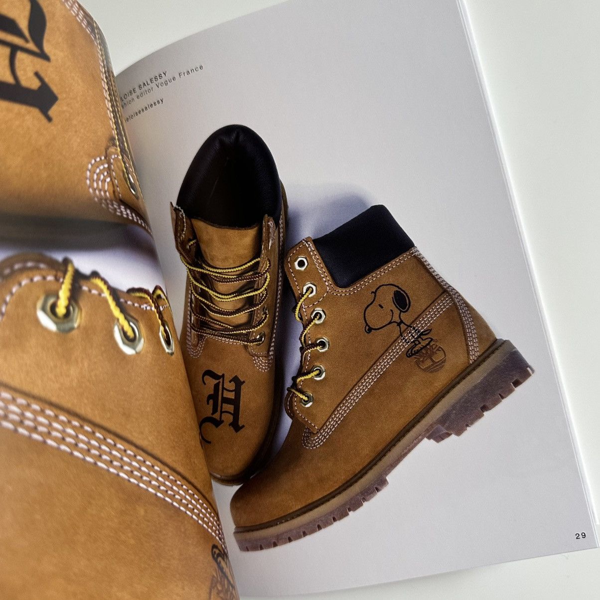Timberland Pablo T-shirt factory hardcover book NWOT Size ONE SIZE - 4 Thumbnail