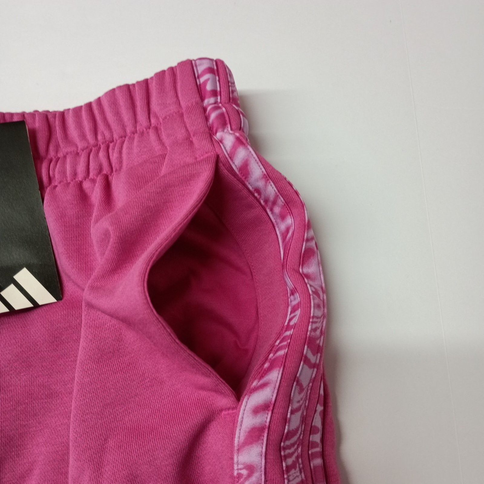 Adidas Adidas 3-Stripes Camouflage-Printed Shorts Women Size M Pink Size 28" / US 6 / IT 42 - 3 Thumbnail