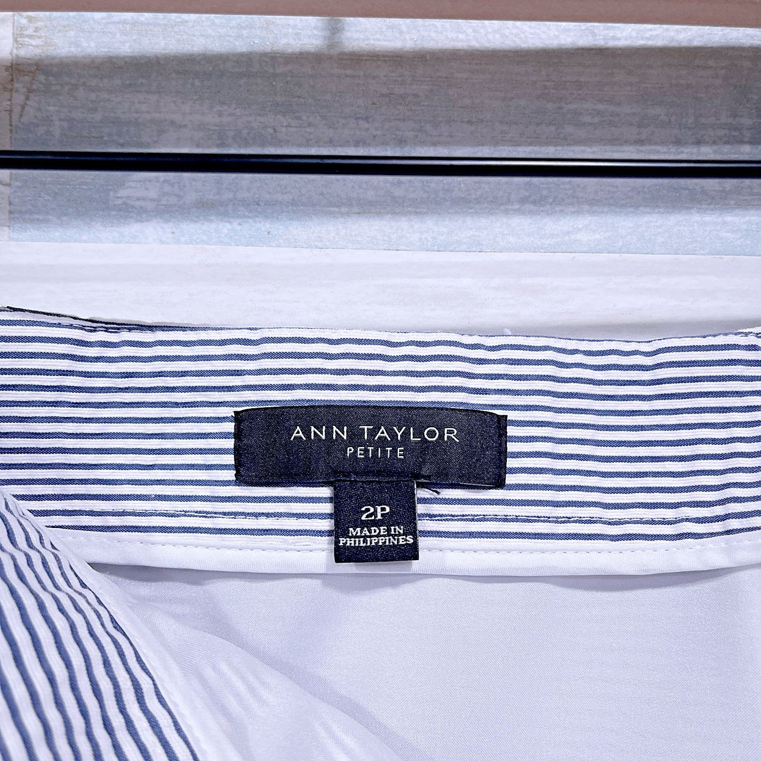 Ann Taylor Ann Taylor Mini Seersucker Skirt Blue White Stripe Womens 2P Size 26" / US 2 / IT 38 - 4 Thumbnail