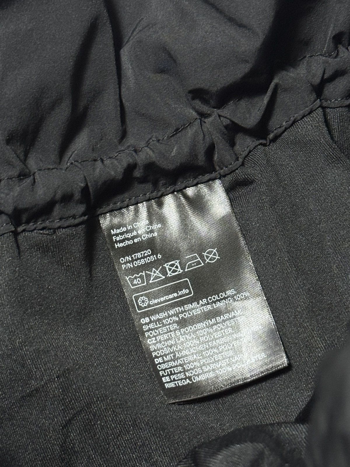 Other AVANT GARDE BALLOON GORPCORE STYLE NYLON MINI SKIRT Size 28" / US 6 / IT 42 - 4 Thumbnail