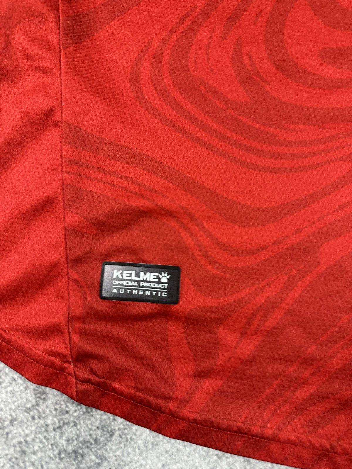 Other Kelme Watford Soccer Jersey Streetwear Rare Casual L England Size US L / EU 52-54 / 3 - 3 Thumbnail