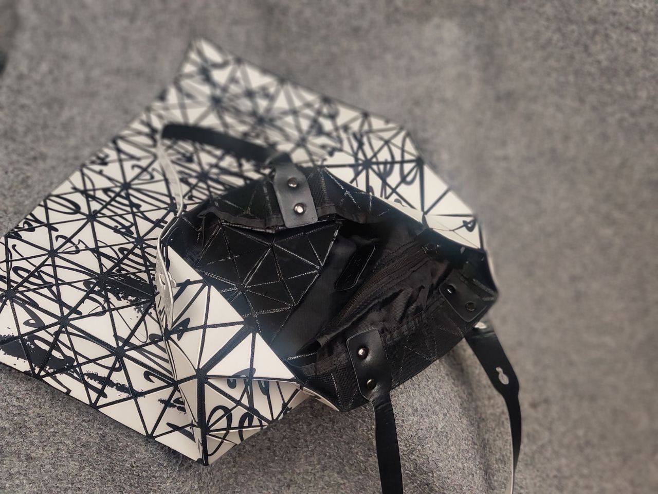 Issey Miyake Issey Miyake Bao Bao Japan Curtis Krig Tote Bag Black Art Size ONE SIZE - 15 Thumbnail