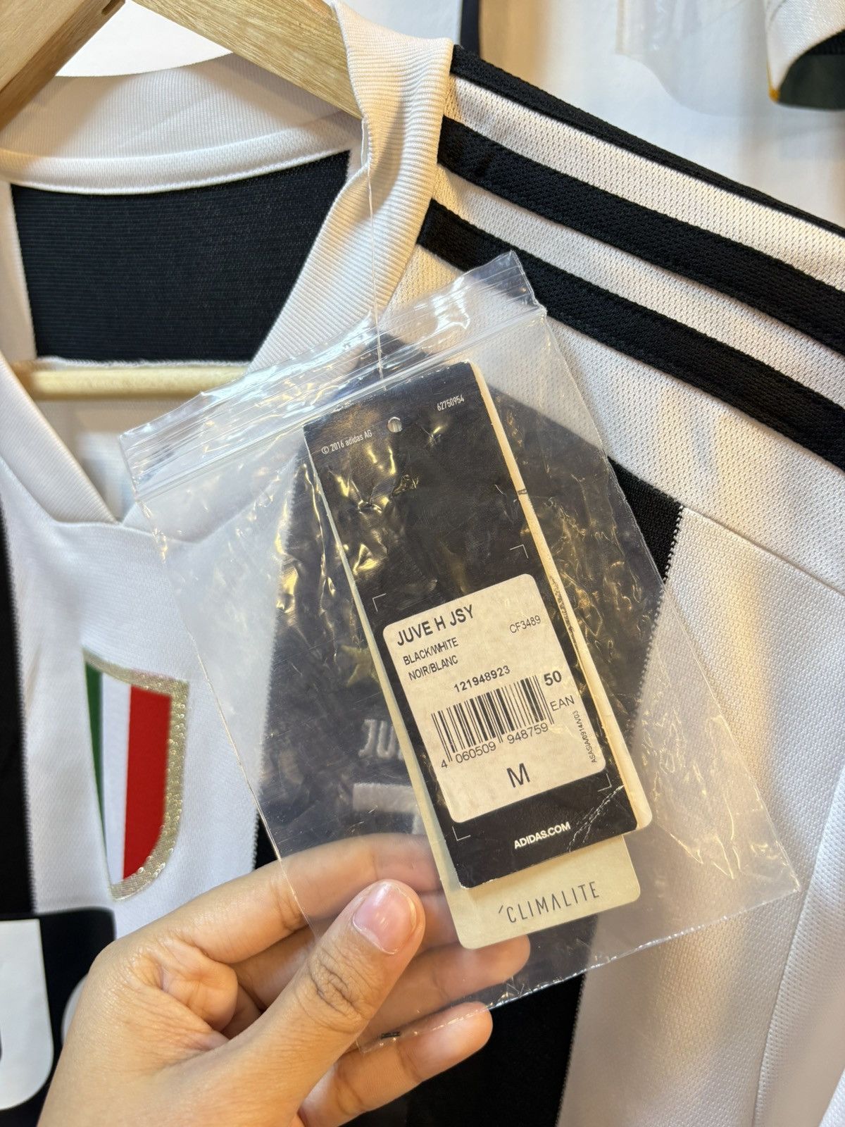 Adidas 2018-2019 Juventus FC CR 7 New with tag Size US M / EU 48-50 / 2 - 9 Thumbnail