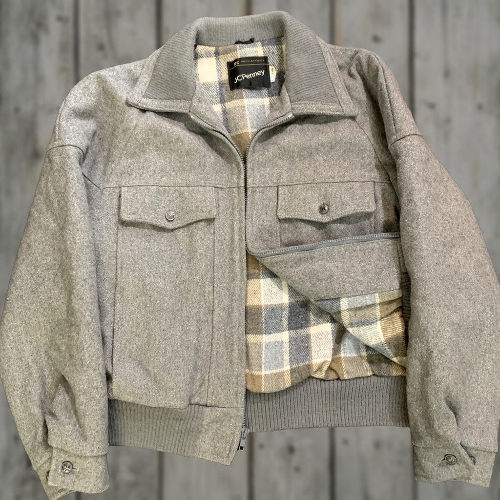 JCPenney VINTAGE Jc Penney Thick Wool Plaid Flannel Lined Bomber Jacket Mens Size 44 R Wool US Made Gray 100% Wool Full Zip 25" 21" Measurements Mens Size US S / EU 44-46 / 1 - 1 Thumbnail