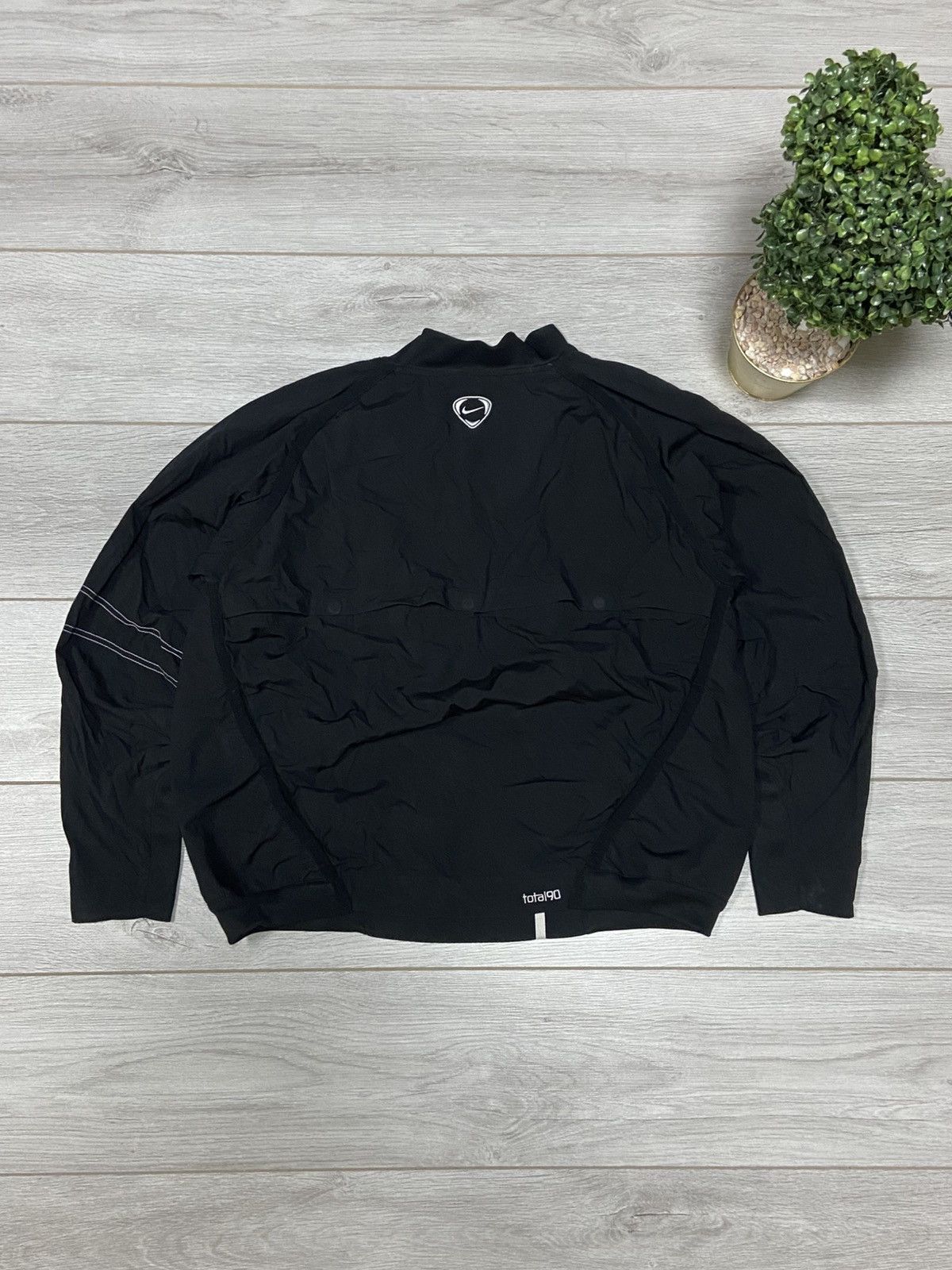 Nike Nike vintage centr swoosh total 90 nylon sweatshirt jacket Size US M / EU 48-50 / 2 - 2 Thumbnail
