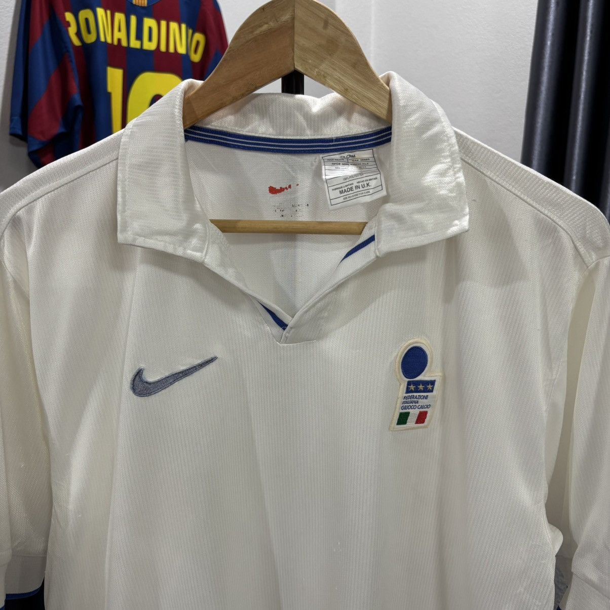 Nike 1997-98 Italy Away Shirt🇮🇹🍕🤌🏼 Size US M / EU 48-50 / 2 - 2 Thumbnail
