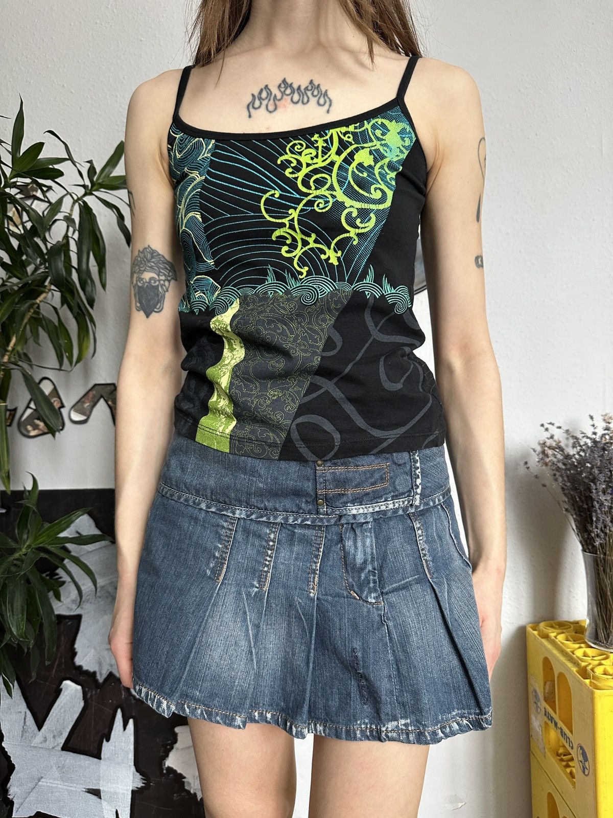 Japanese Brand × Vintage Cirque Du Soleil Abstract Graphic Crop Top y2k Custo Style Size S / US 4 / IT 40 - 2 Thumbnail