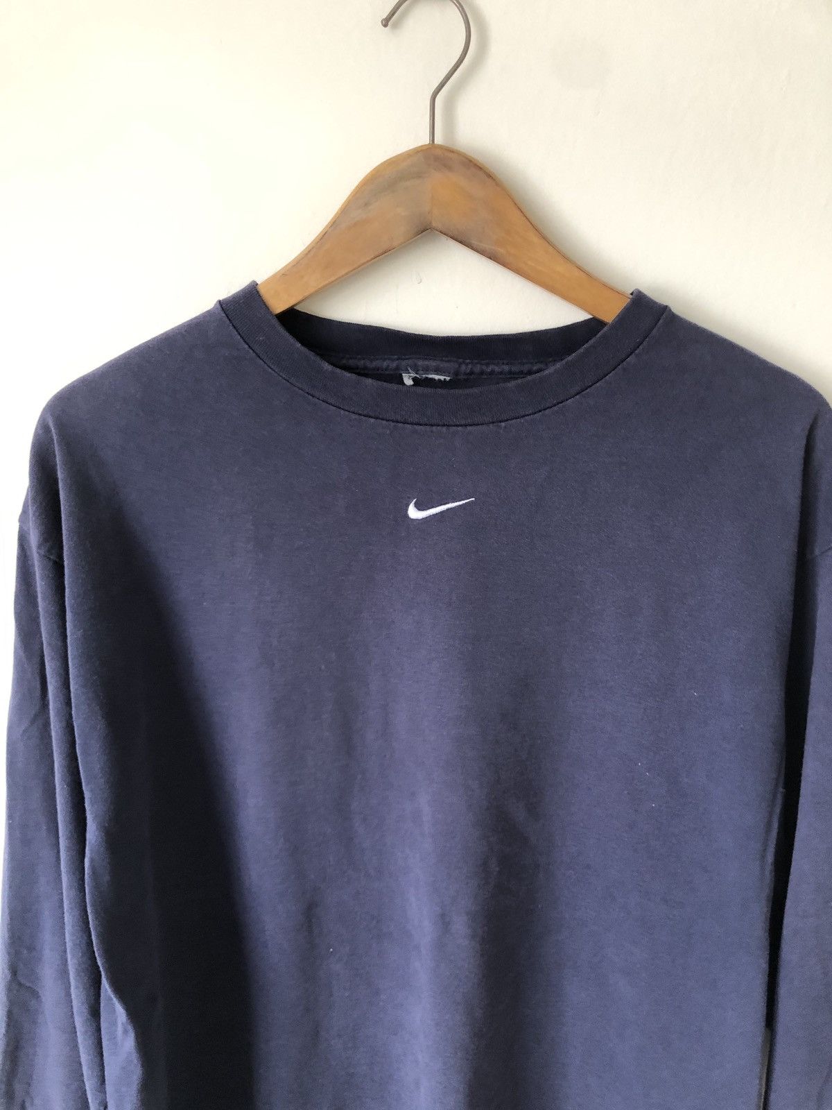 Nike Vintage Nike middle swoosh longsleeve Size US L / EU 52-54 / 3 - 6 Thumbnail