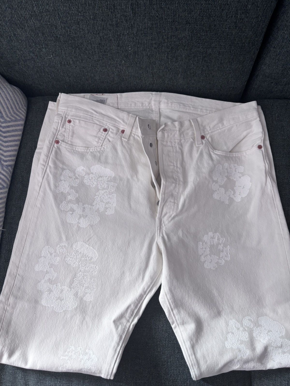 DENIM TEARS Denim Tears Levi 501 Cotton Wreath Jean Size US 36 / EU 52 - 6 Thumbnail