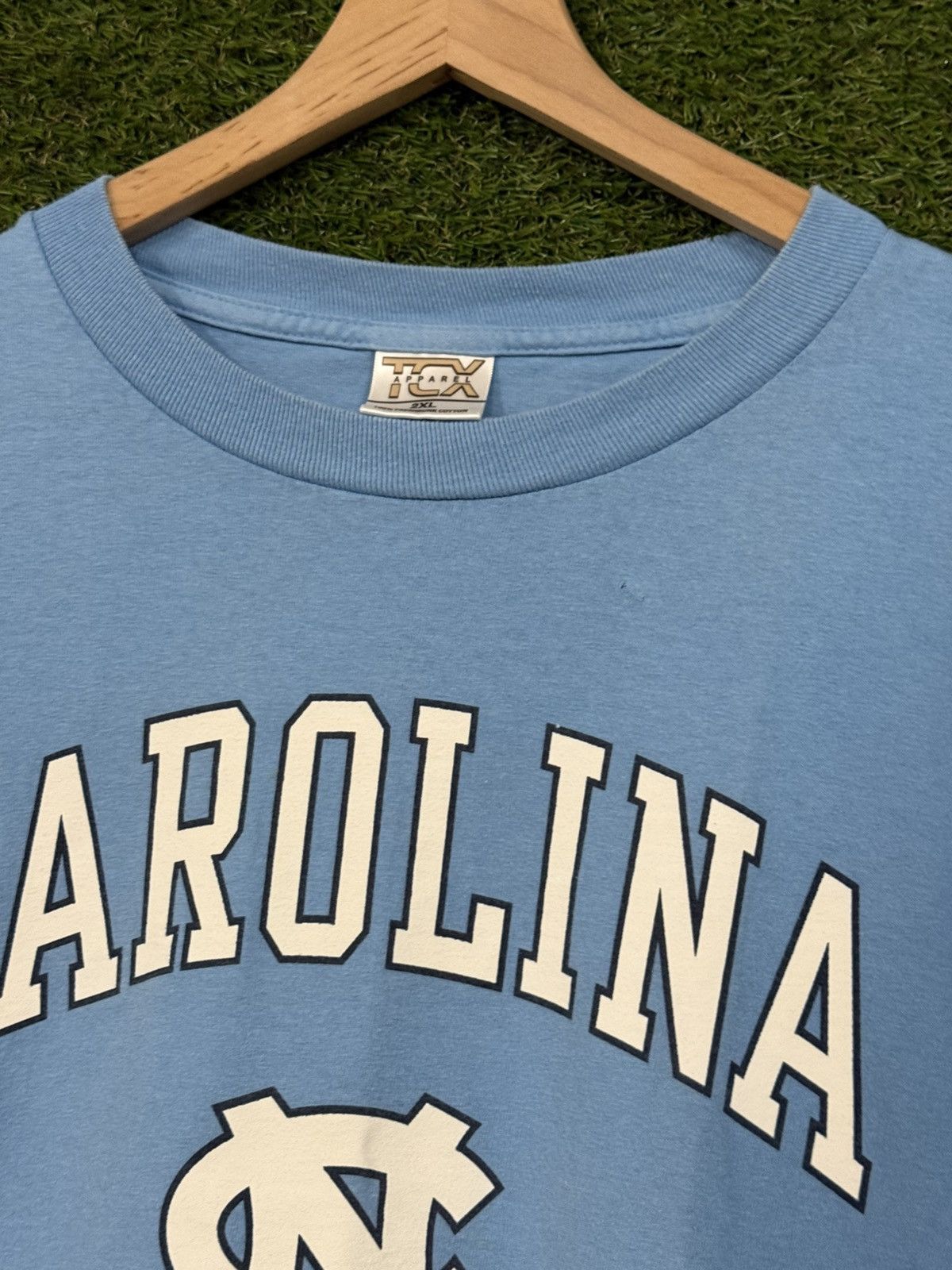 Vintage Vintage University North Carolina NC Blue Logo Tee 2XL XXL Size US XXL / EU 58 / 5 - 4 Thumbnail
